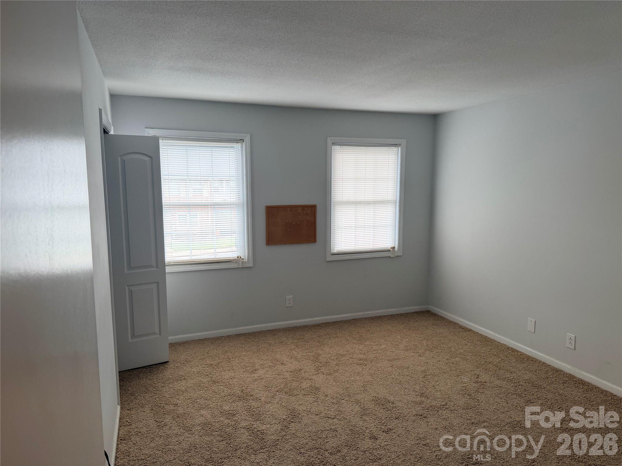 1300 Larchmont Place 202 Property Photo 6
