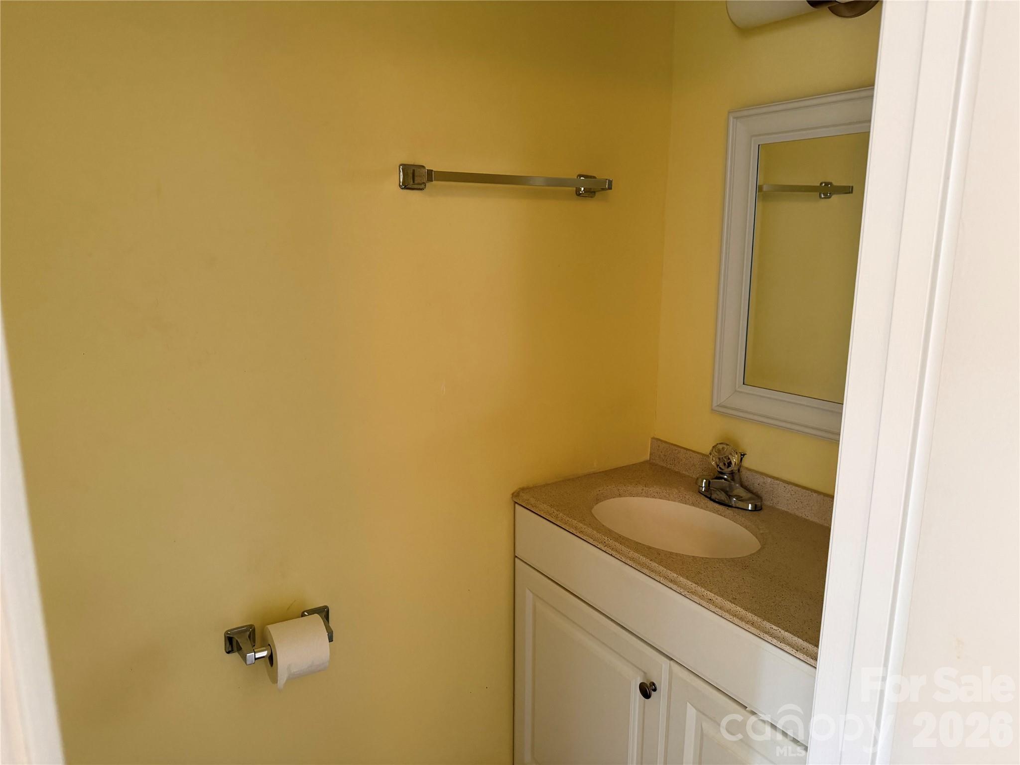 1300 Larchmont Place 202 Property Photo 12