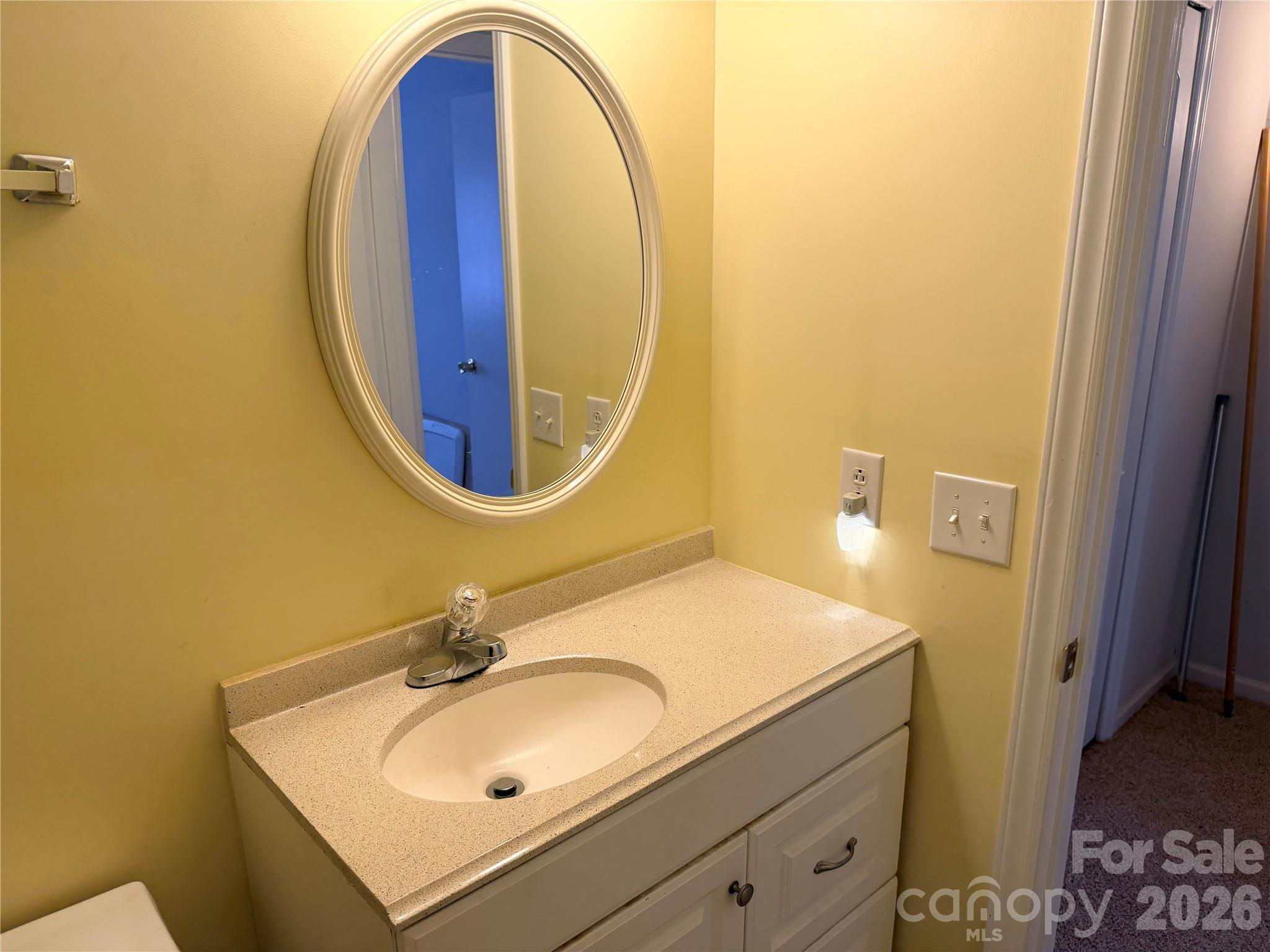 1300 Larchmont Place 202 Property Photo 13