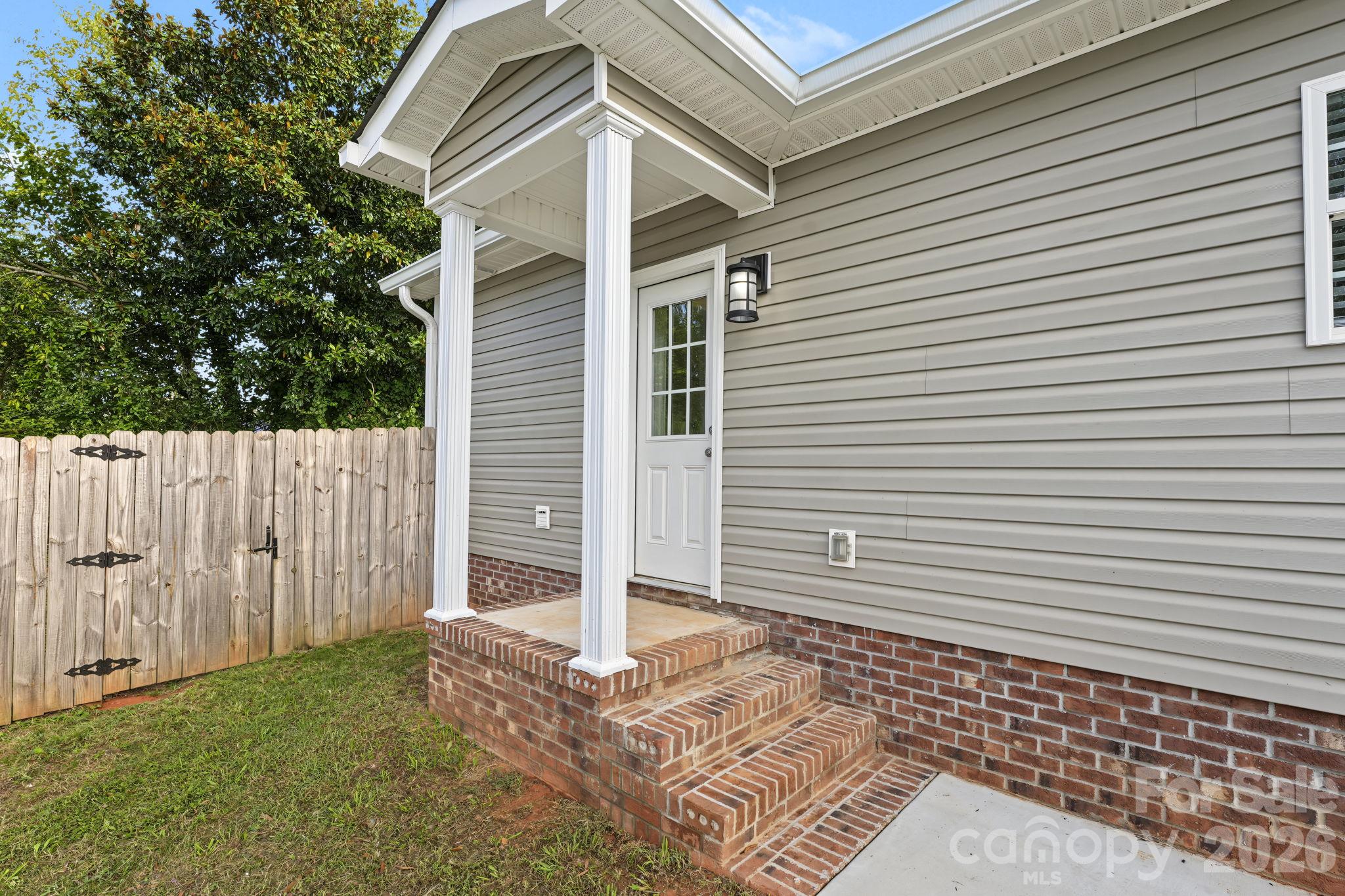 1334 Flint Hill Street Property Photo 4