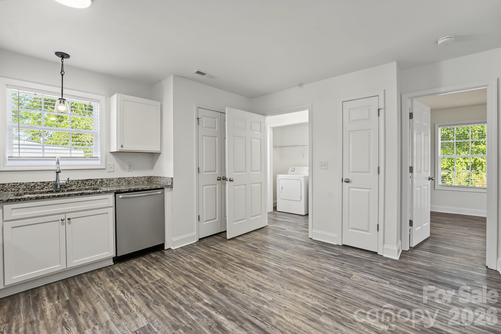 1334 Flint Hill Street Property Photo 9