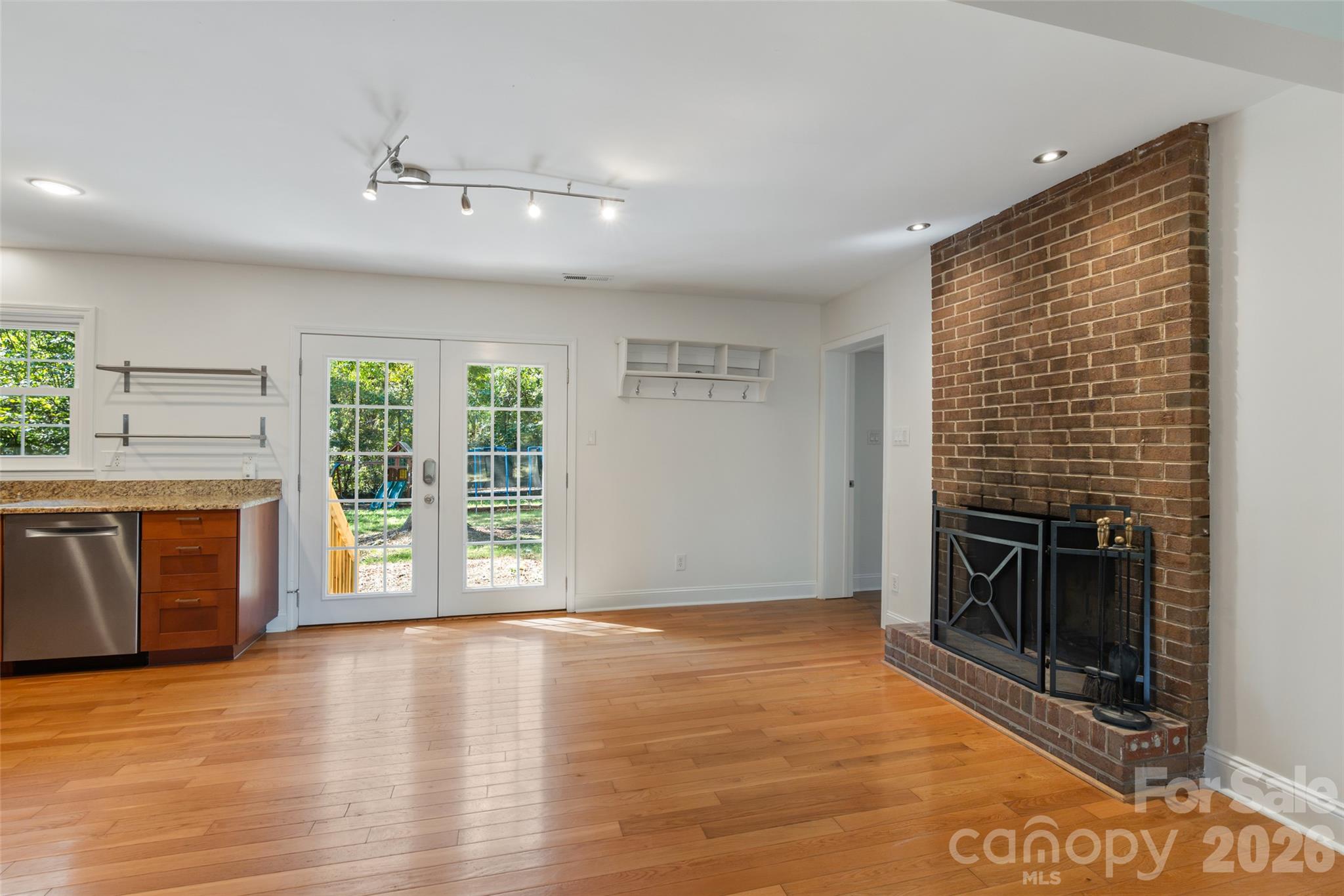 1817 Balfour Lane Property Photo 8