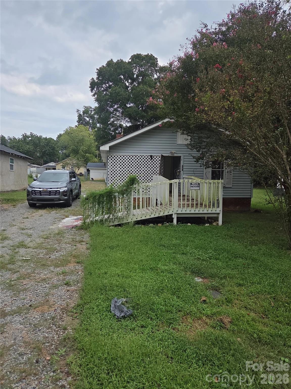 905 Skyland Street Property Photo 1