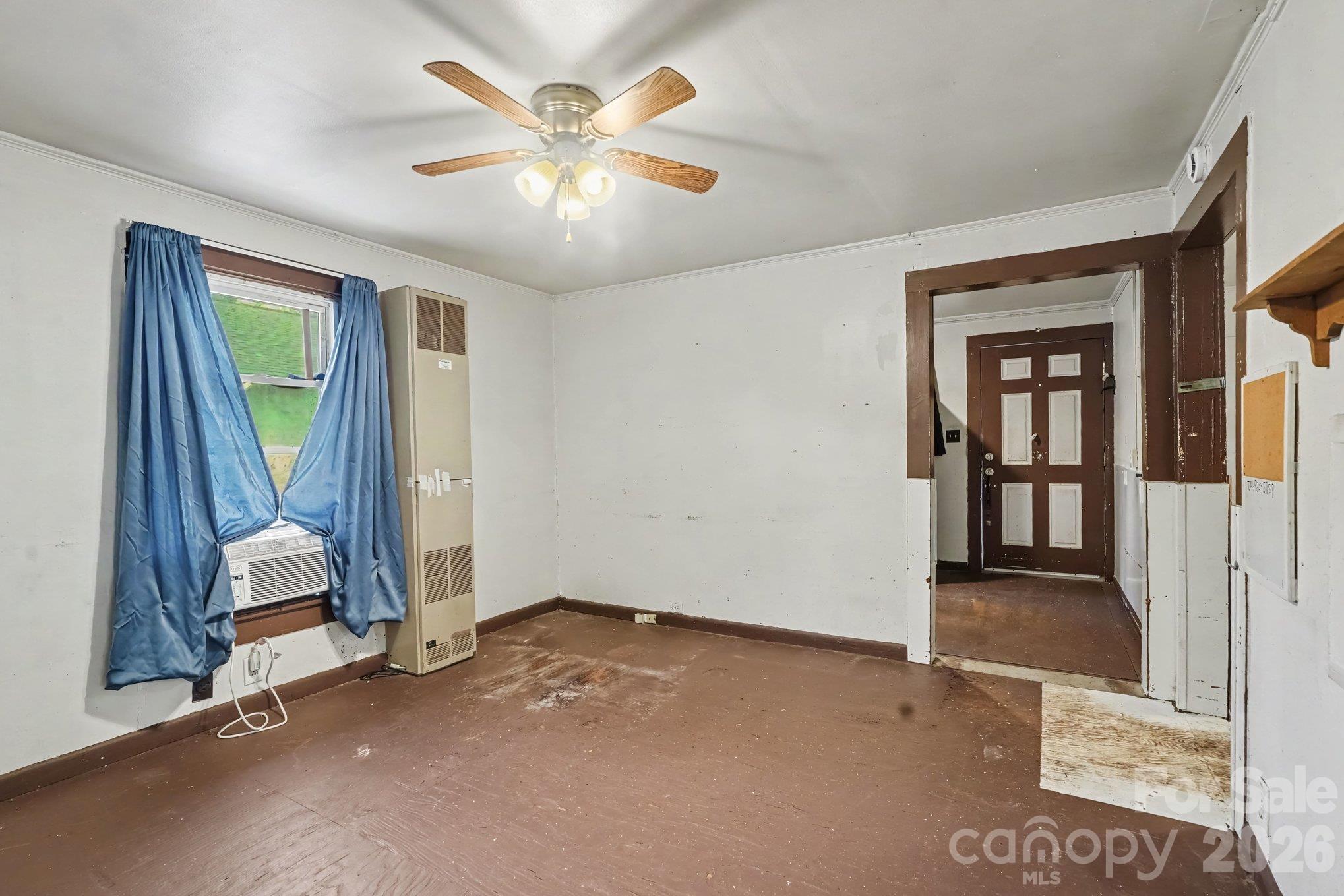905 Skyland Street Property Photo 4