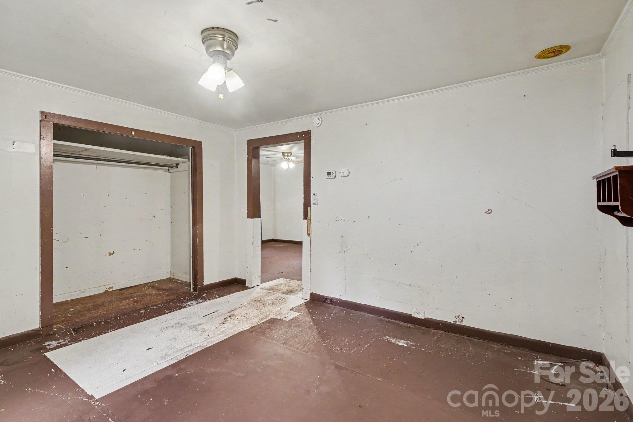 905 Skyland Street Property Photo 6