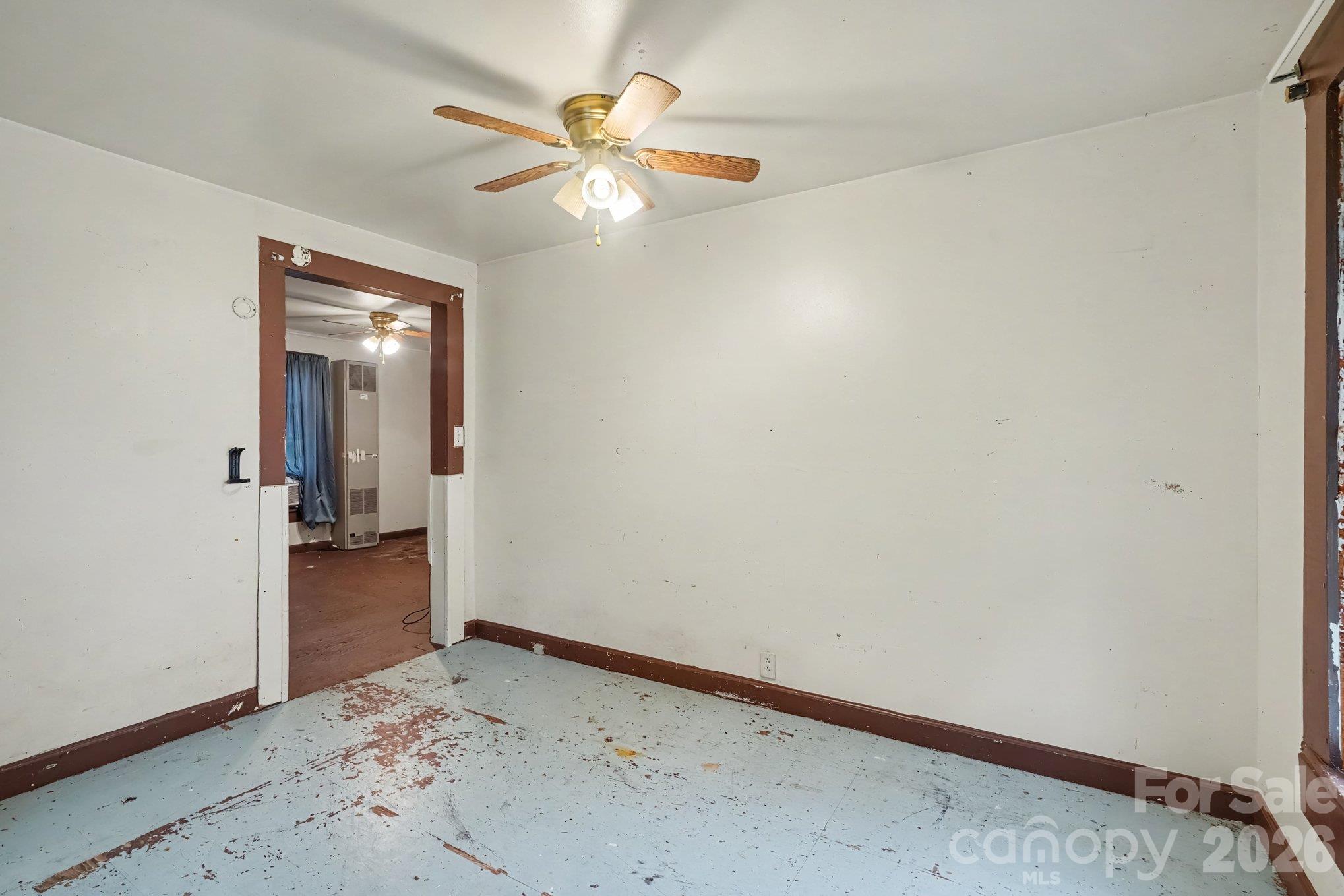 905 Skyland Street Property Photo 11