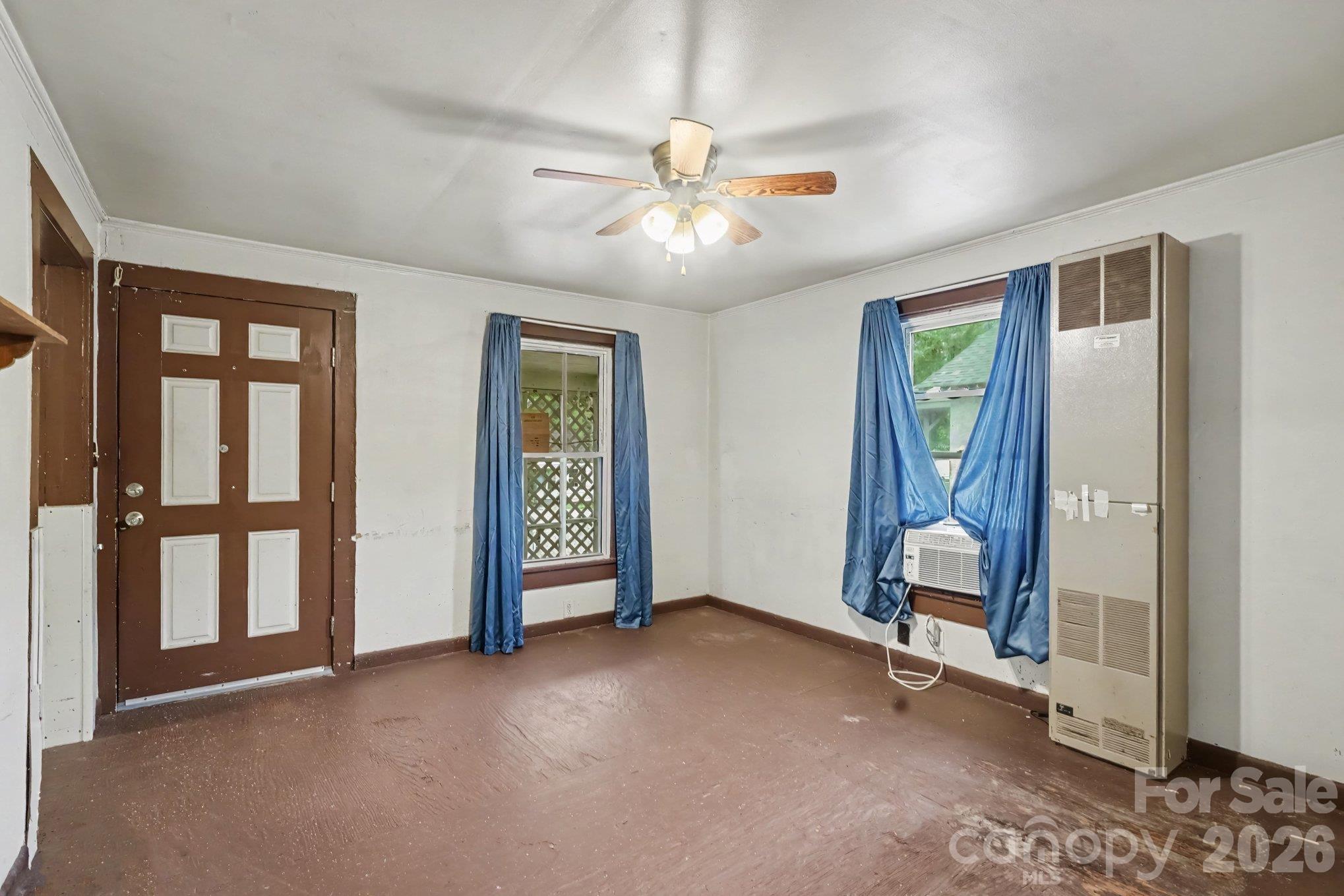905 Skyland Street Property Photo 12