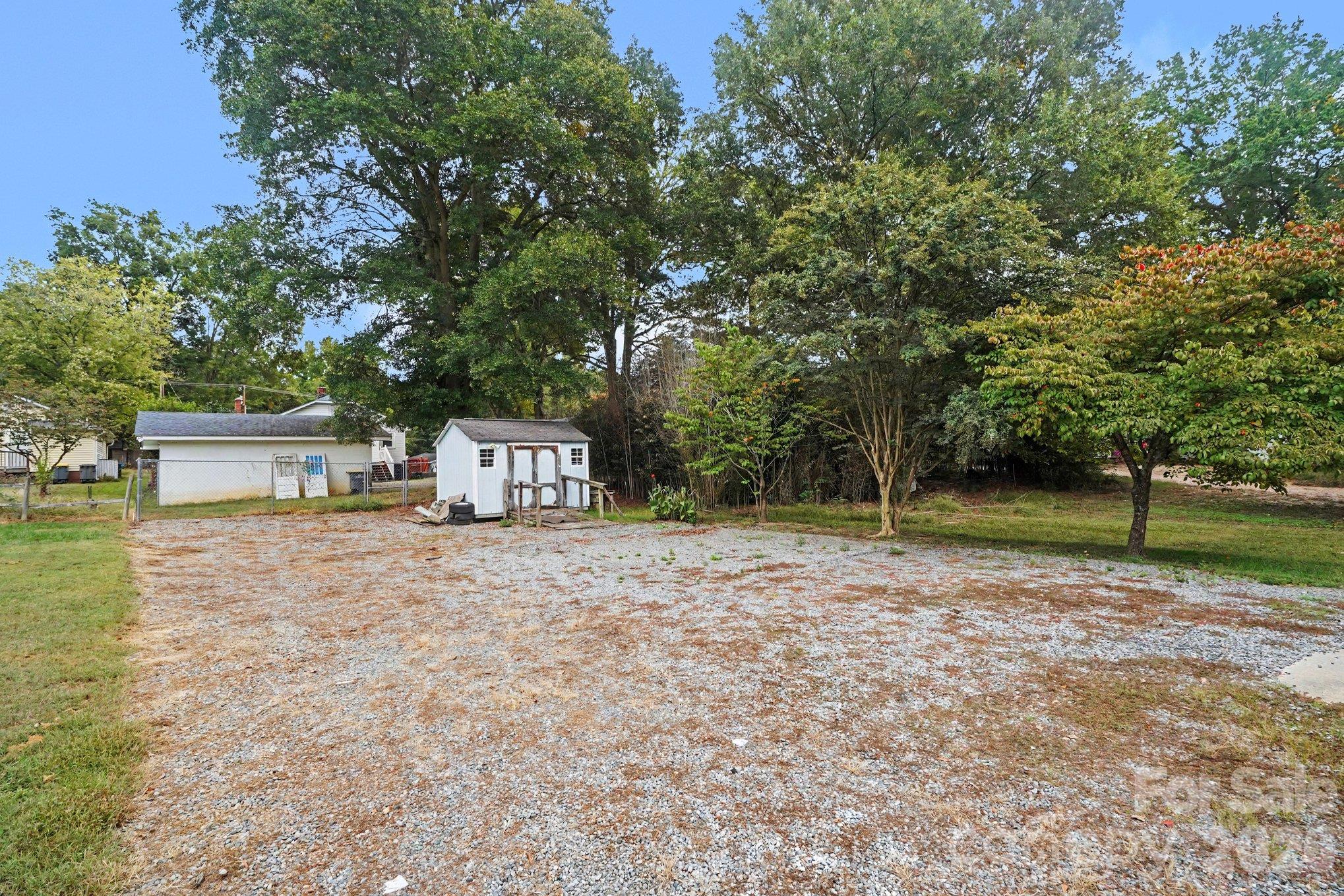 905 Skyland Street Property Photo 20