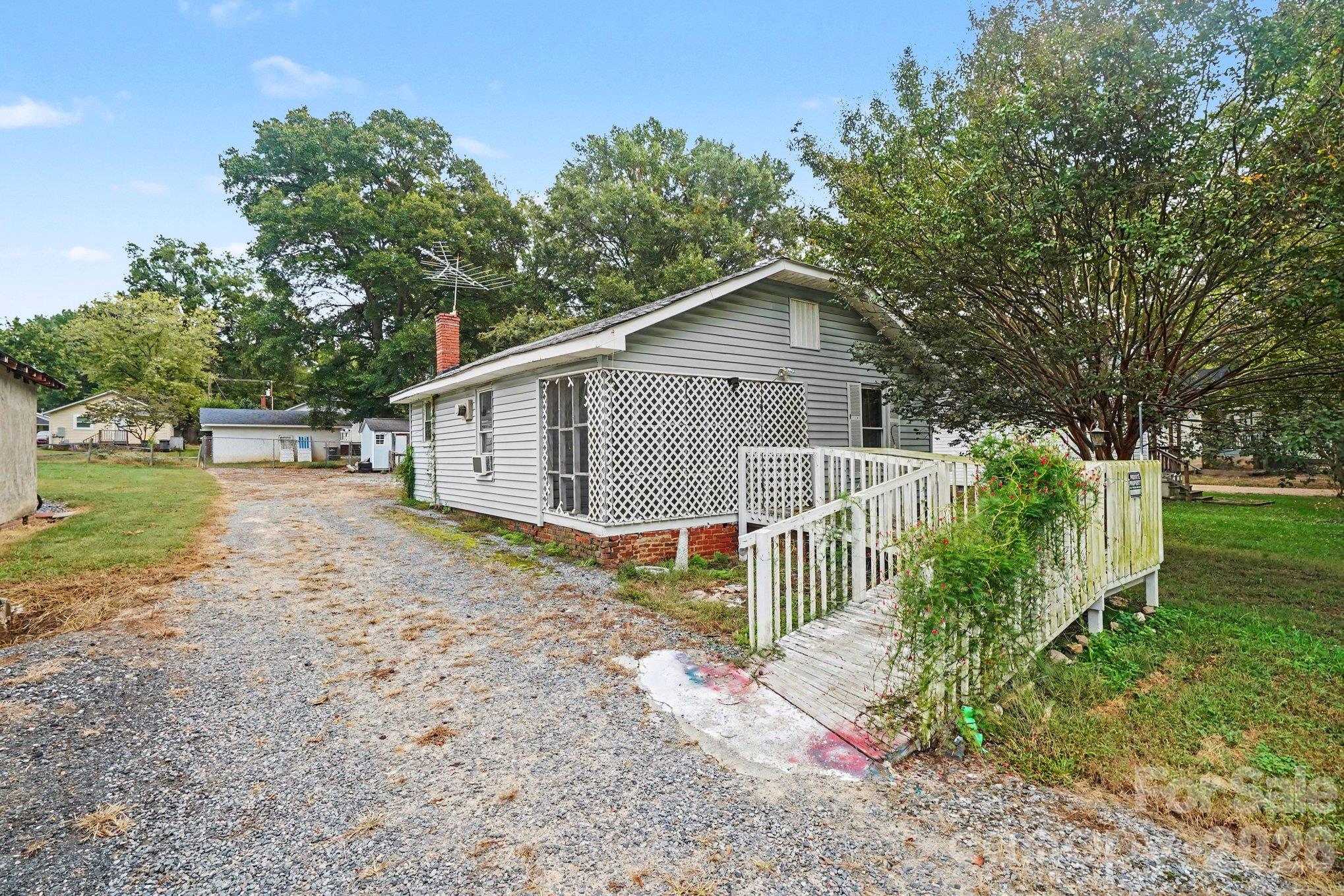 905 Skyland Street Property Photo 26