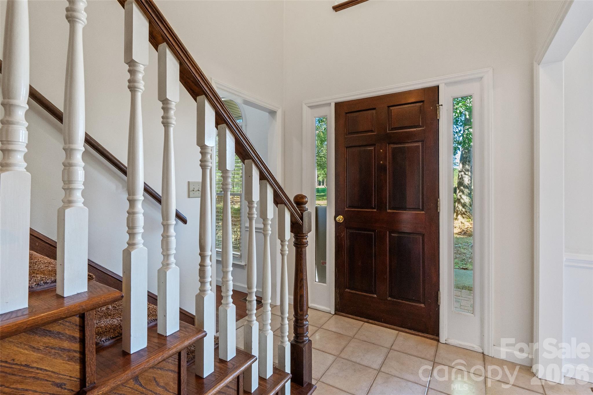 6010 River Run Drive Property Photo 6