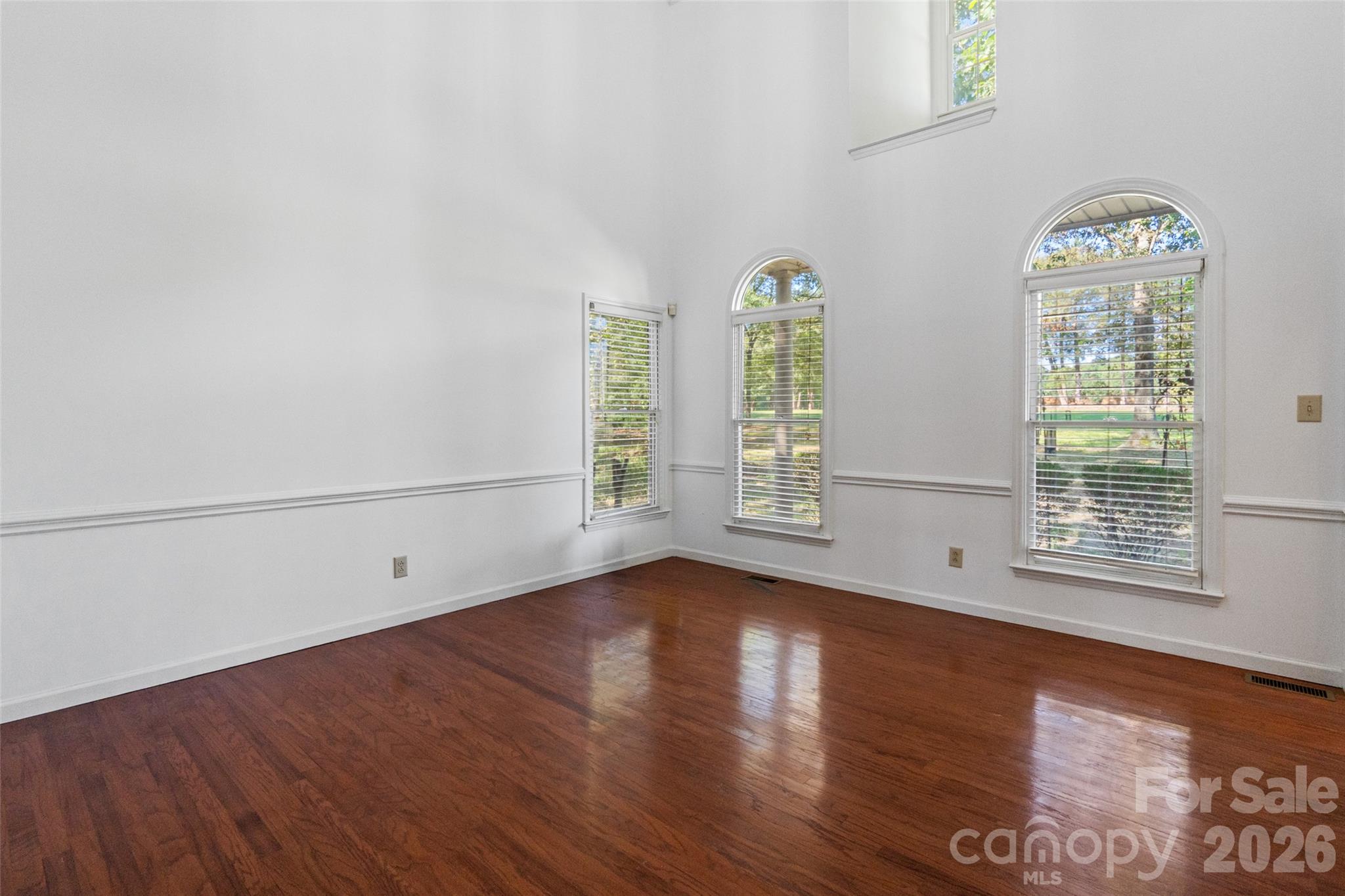 6010 River Run Drive Property Photo 11