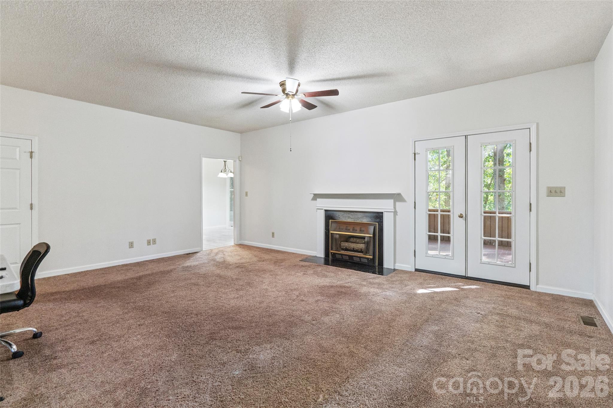 6010 River Run Drive Property Photo 15