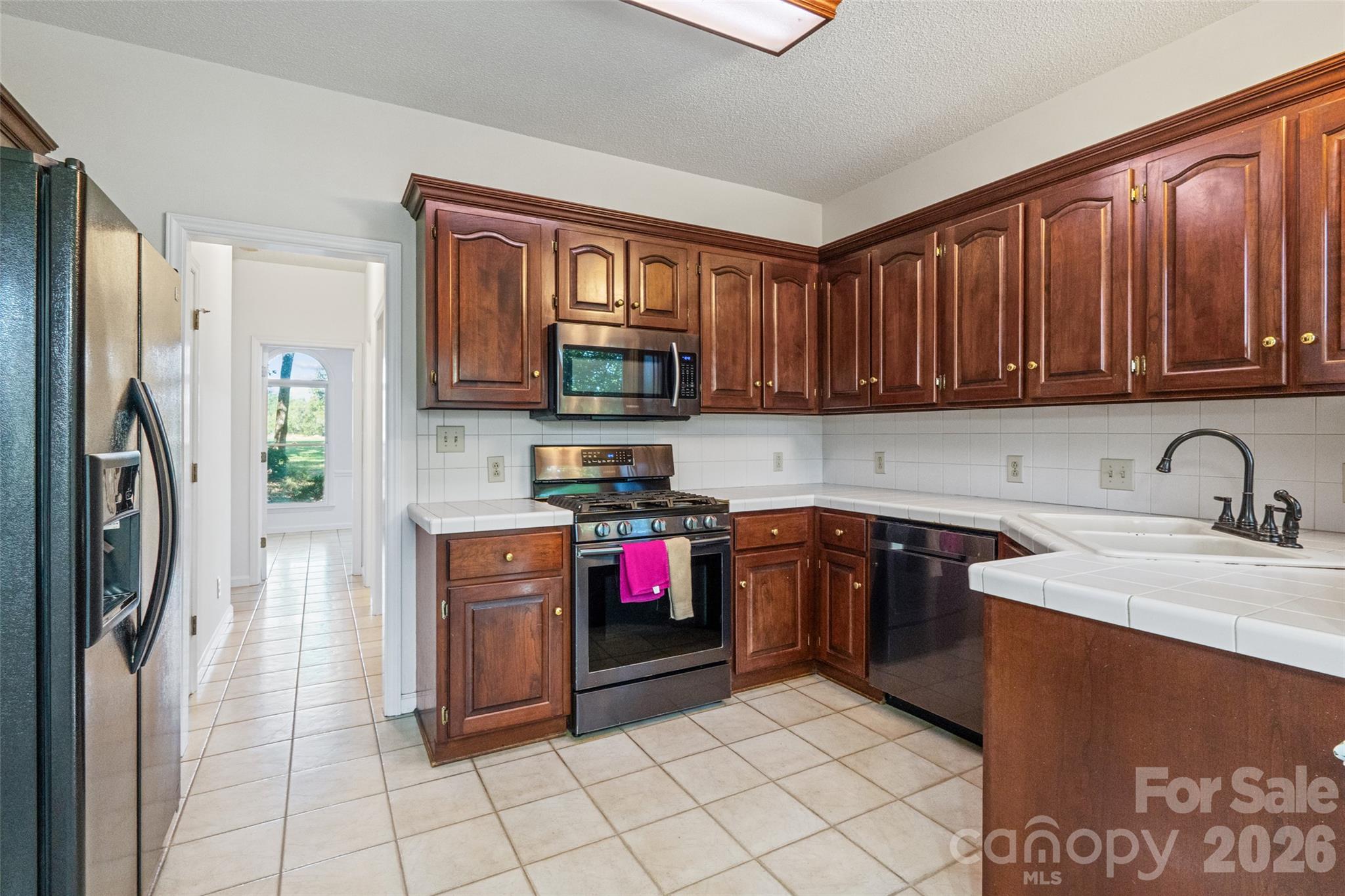 6010 River Run Drive Property Photo 17