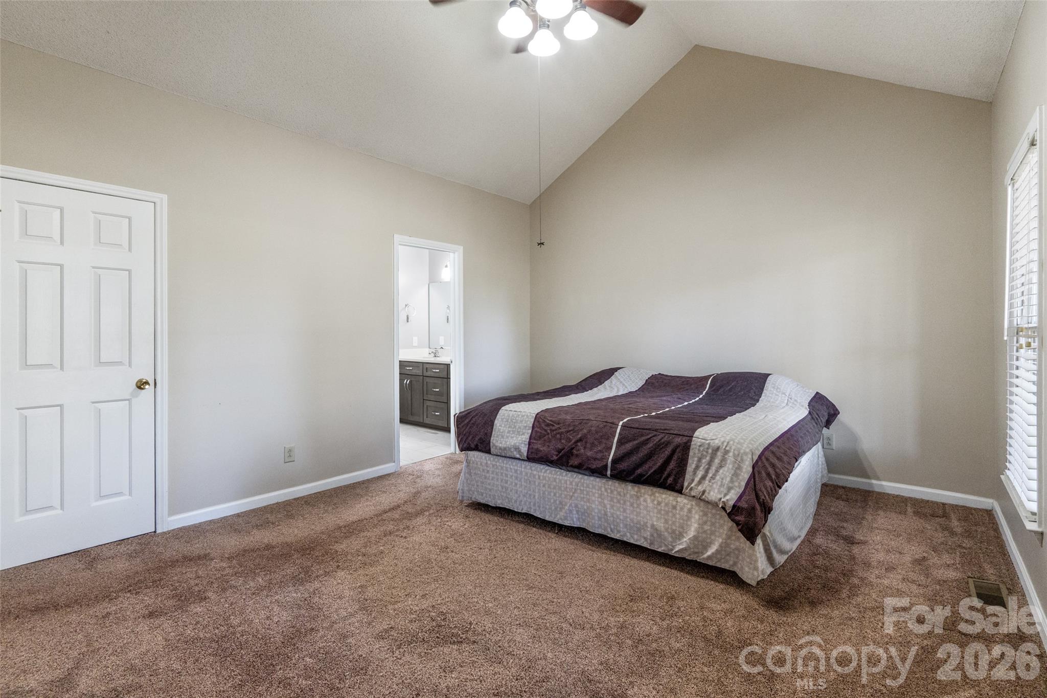 6010 River Run Drive Property Photo 22