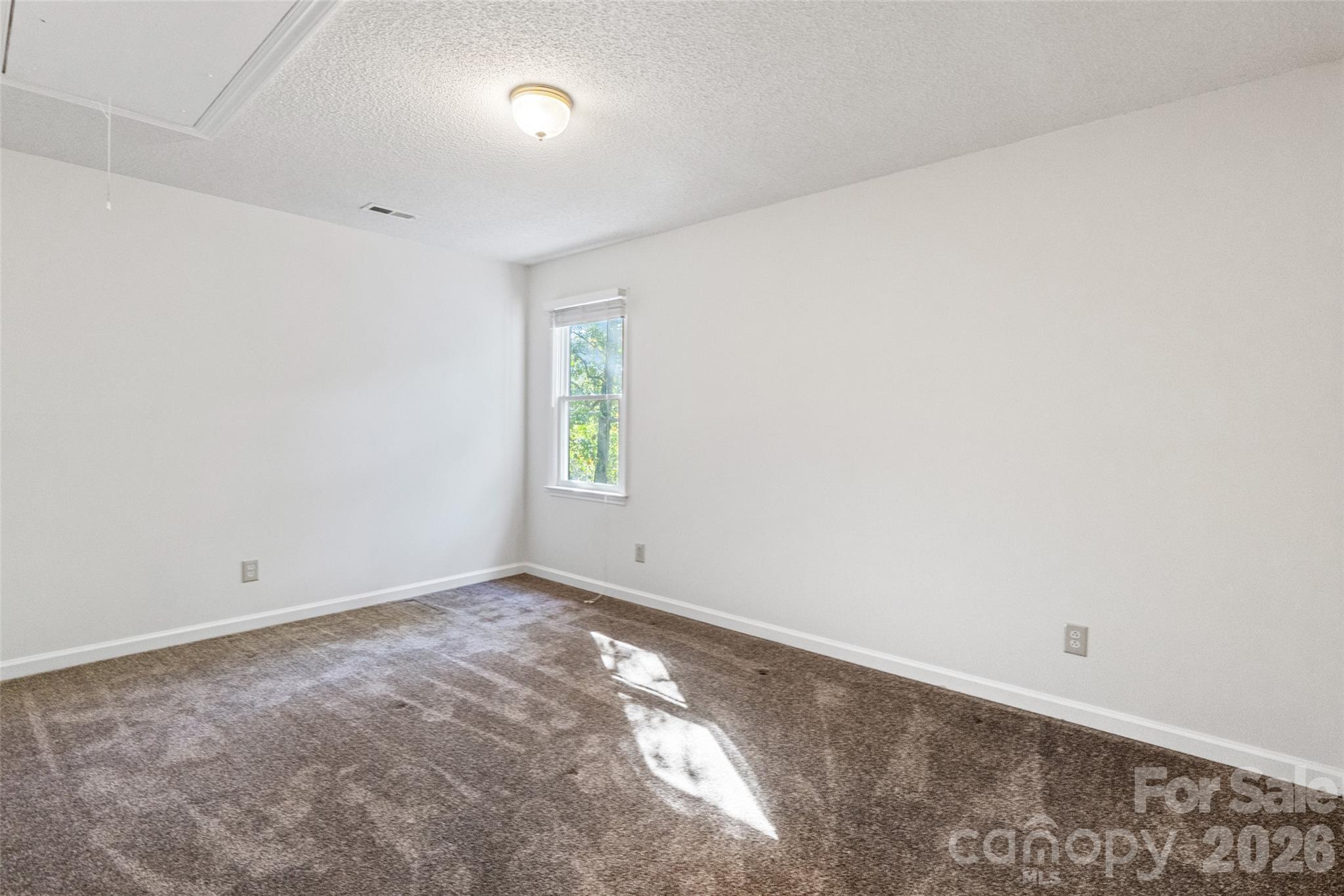 6010 River Run Drive Property Photo 27