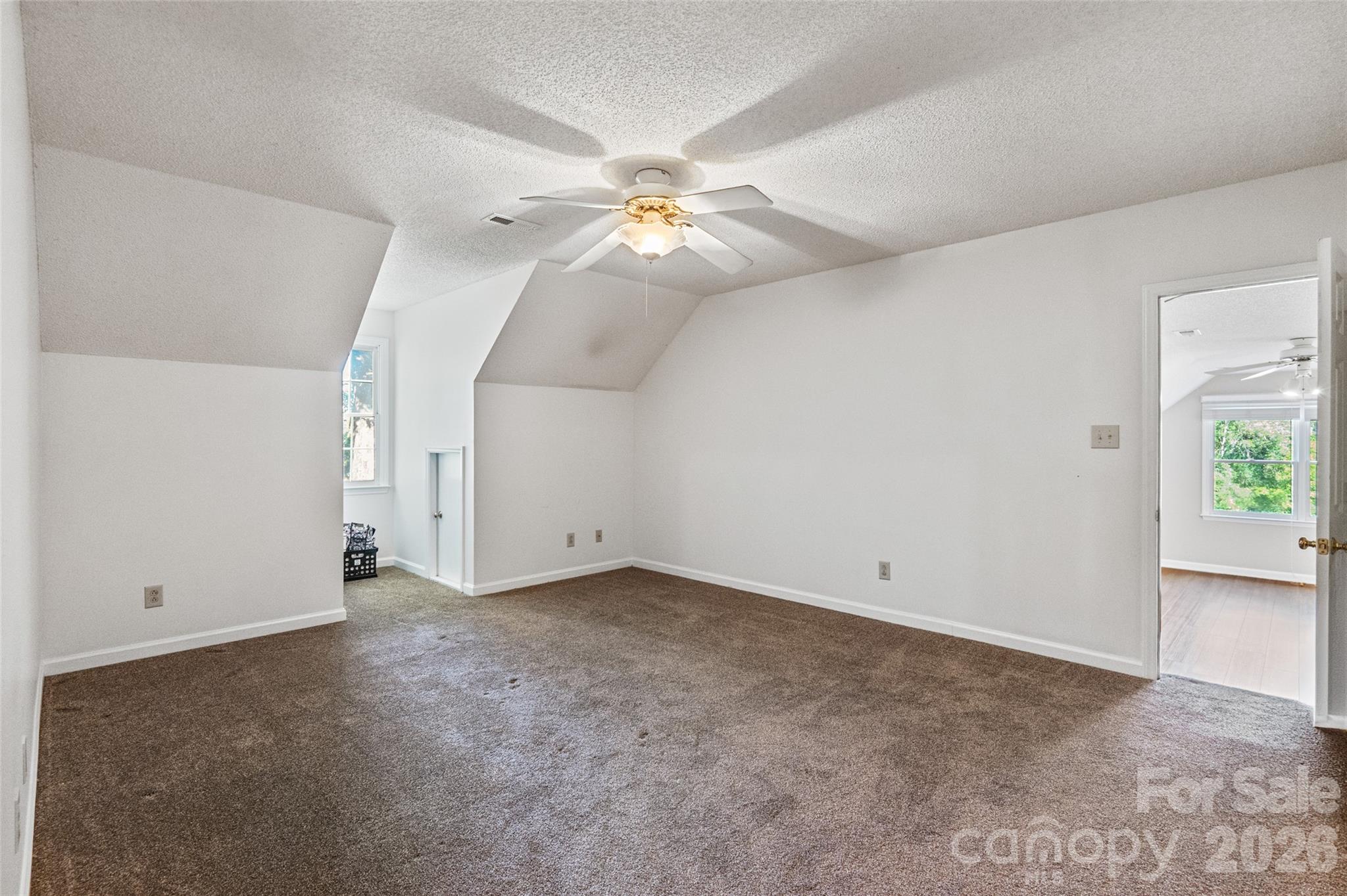 6010 River Run Drive Property Photo 34