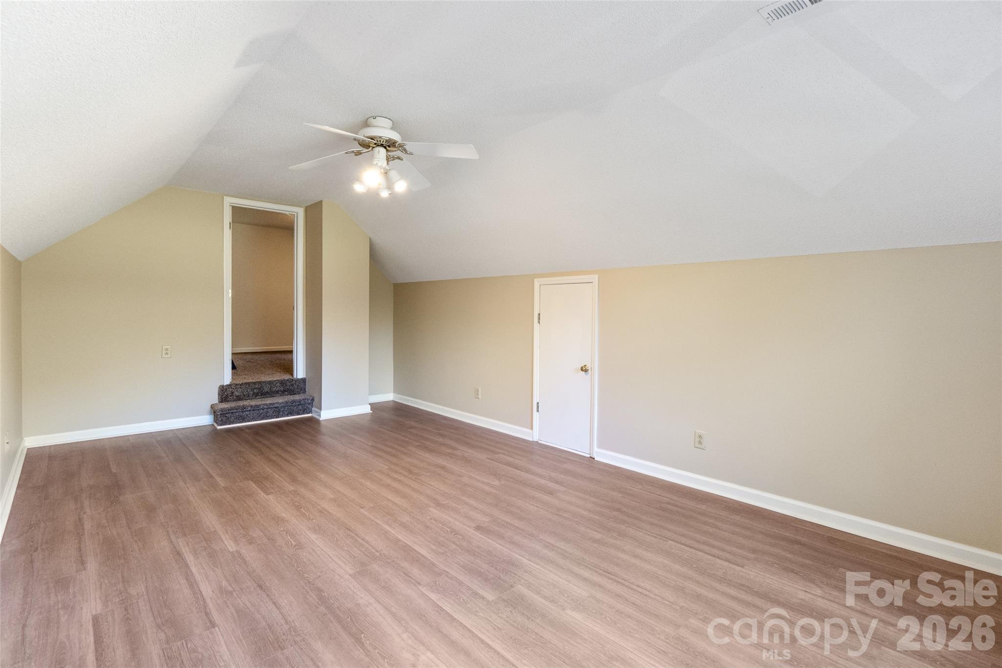 6010 River Run Drive Property Photo 37