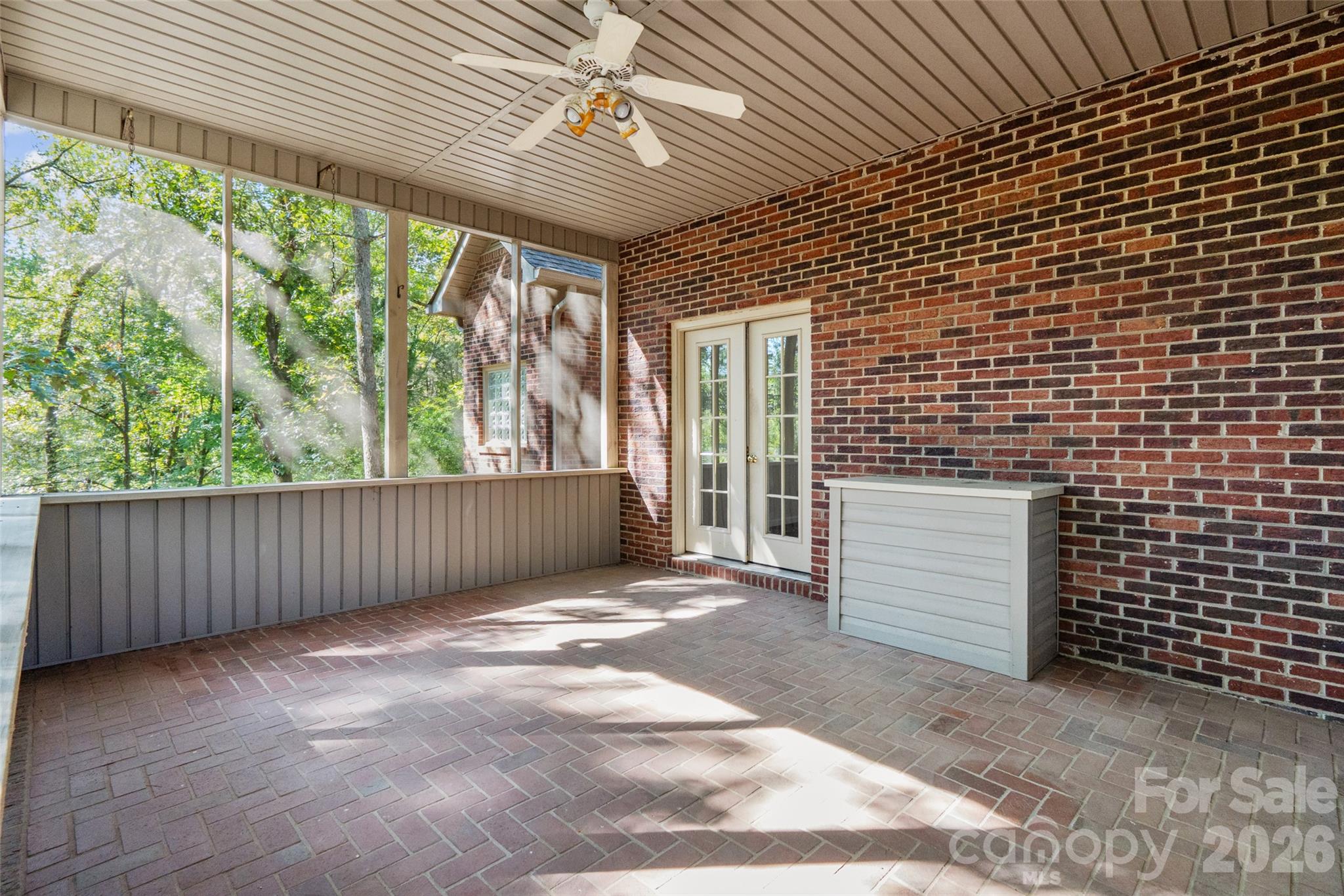 6010 River Run Drive Property Photo 40