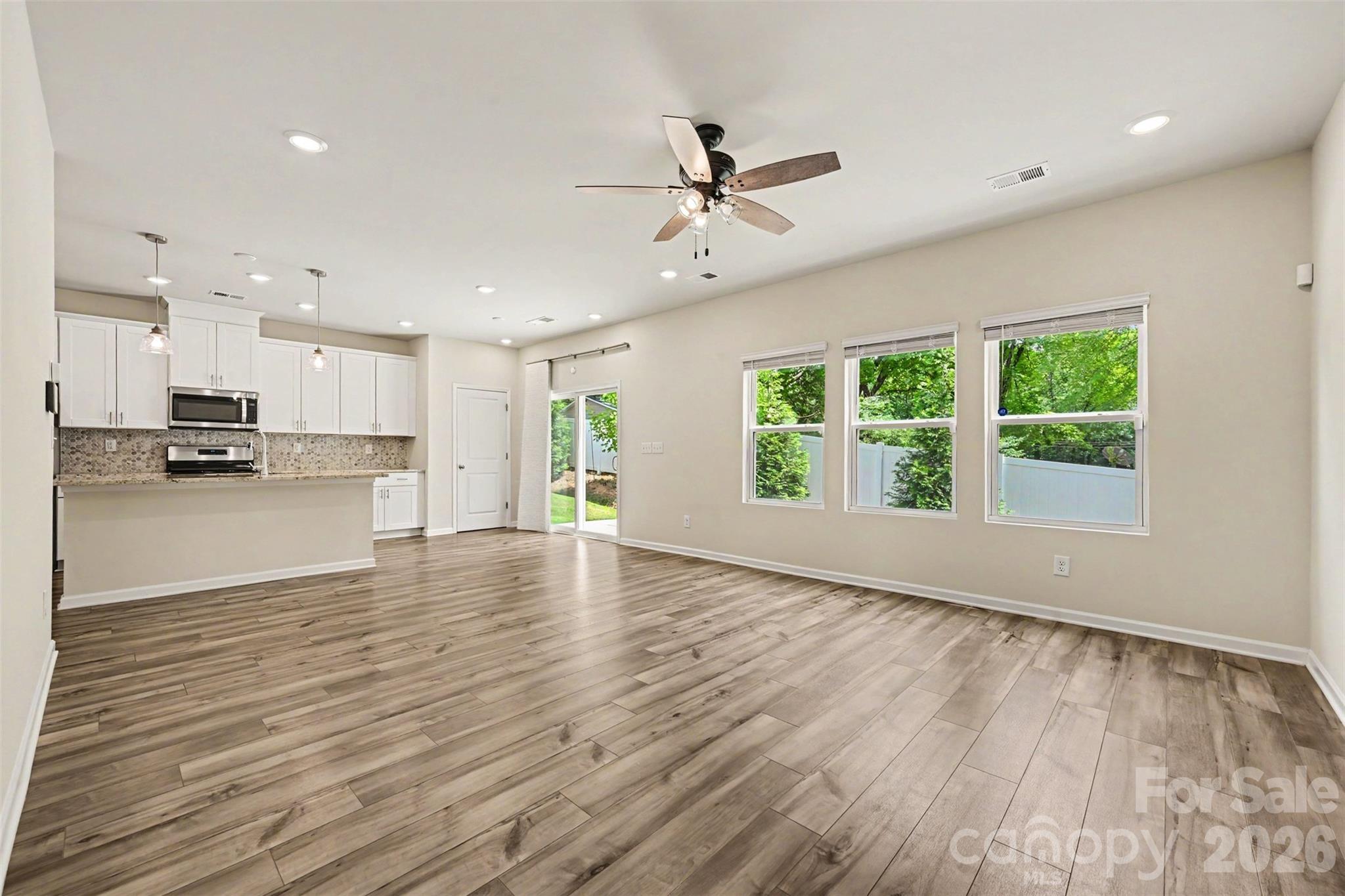 1160 Harland Street Property Photo 18