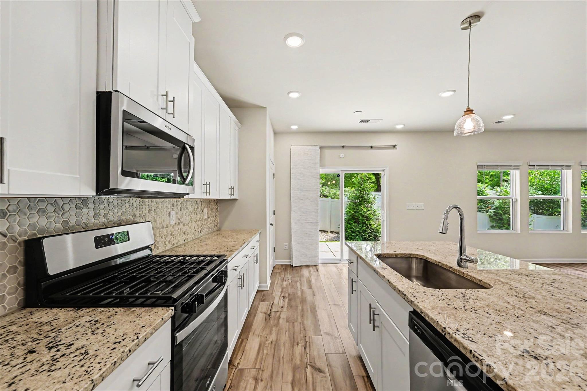1160 Harland Street Property Photo 21