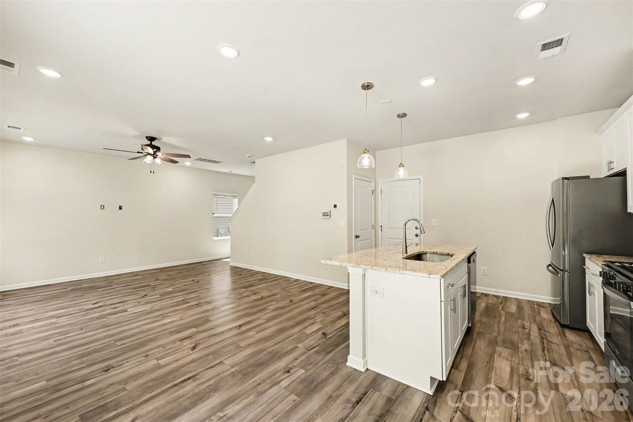 1160 Harland Street Property Photo 22