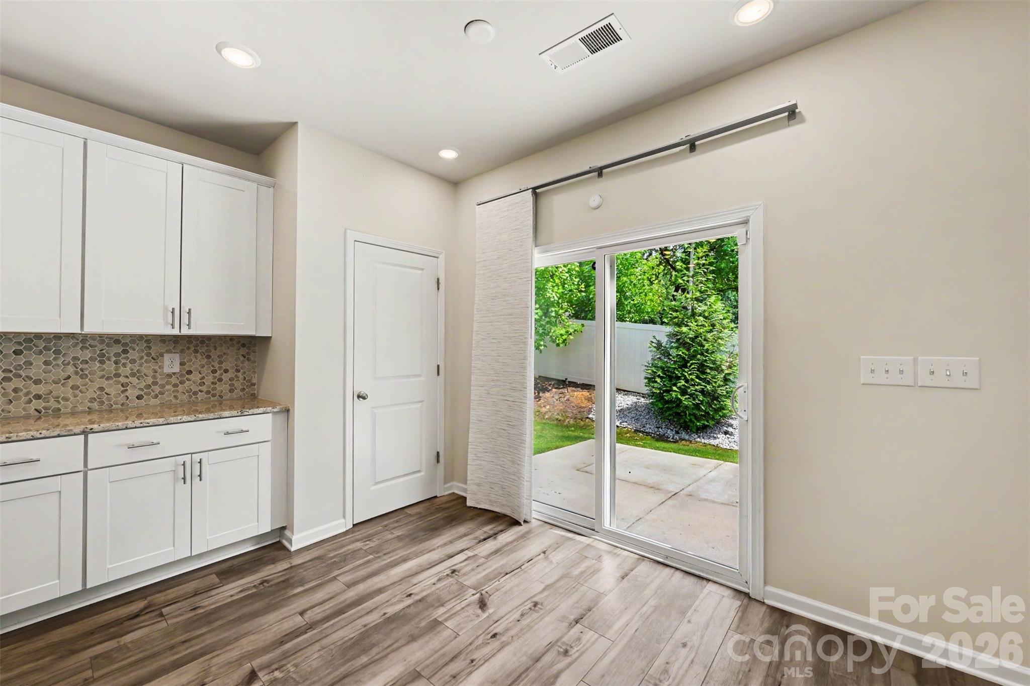 1160 Harland Street Property Photo 23