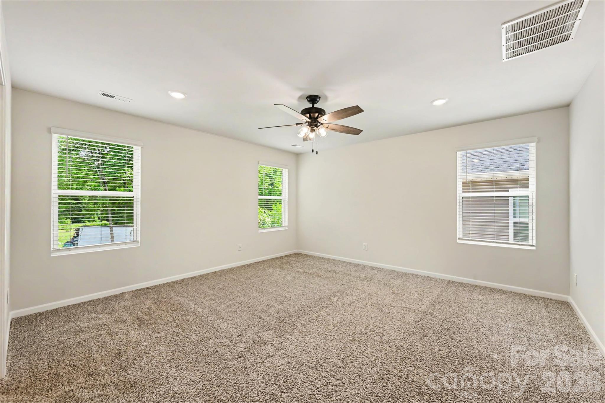 1160 Harland Street Property Photo 24