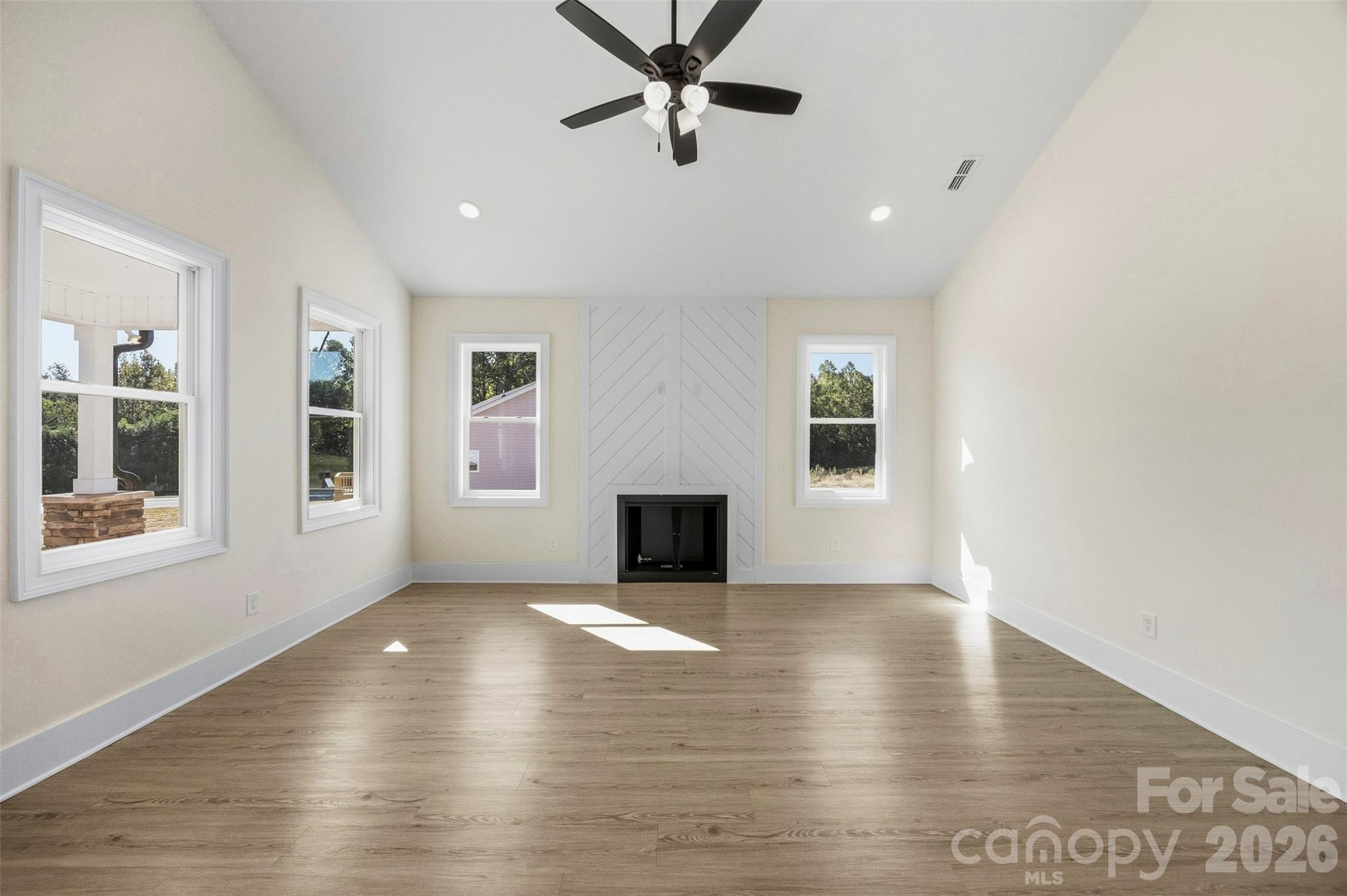 142 Brat Way Property Photo 9