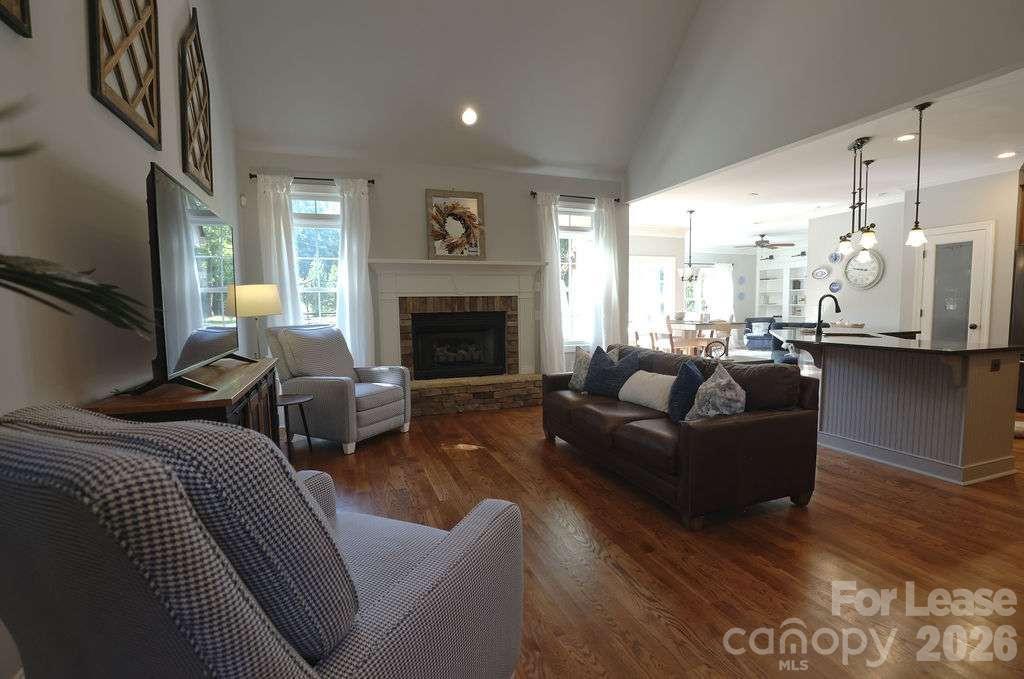 107 Sunset Bay Drive Property Photo 2