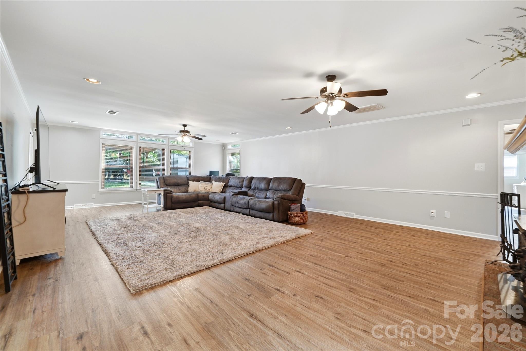 718 E Hoke Street Property Photo 7