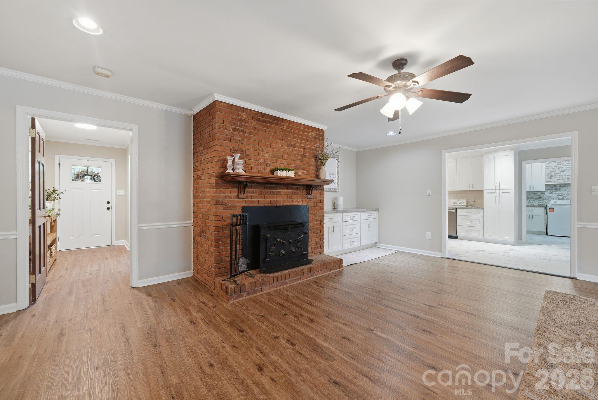 718 E Hoke Street Property Photo 9
