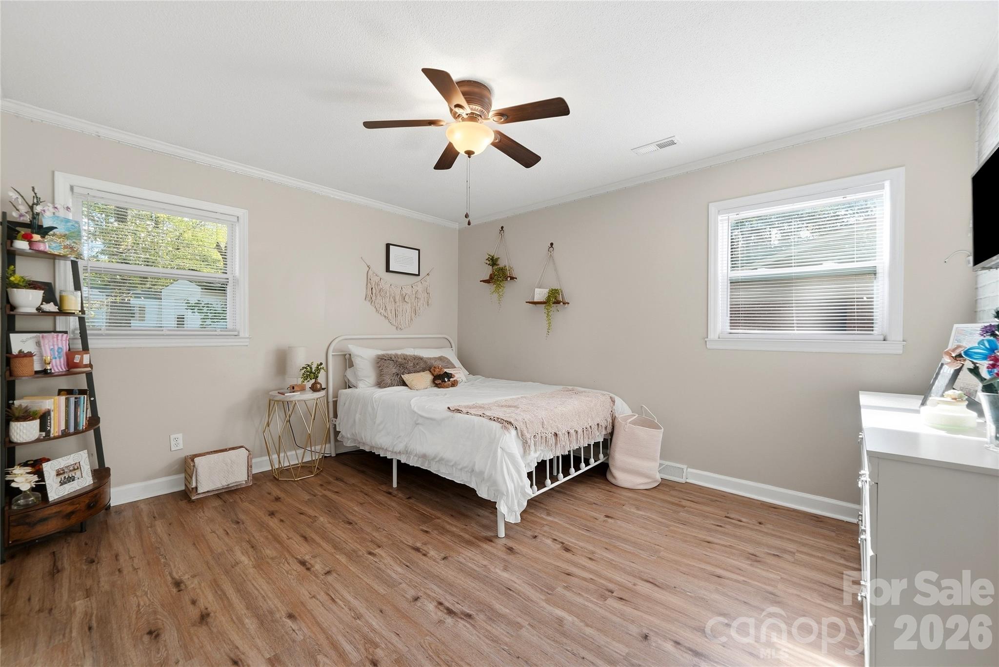 718 E Hoke Street Property Photo 11
