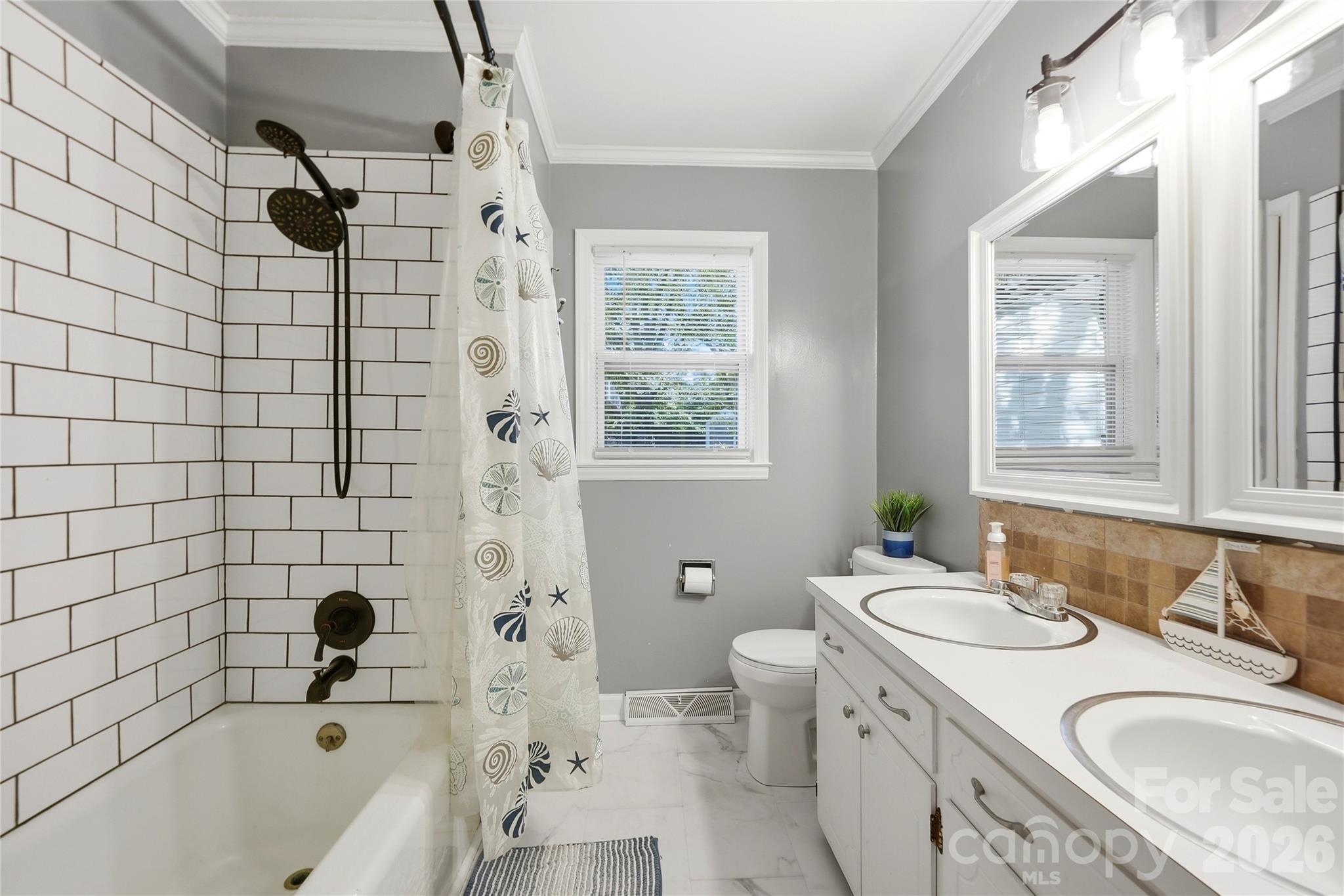 718 E Hoke Street Property Photo 17