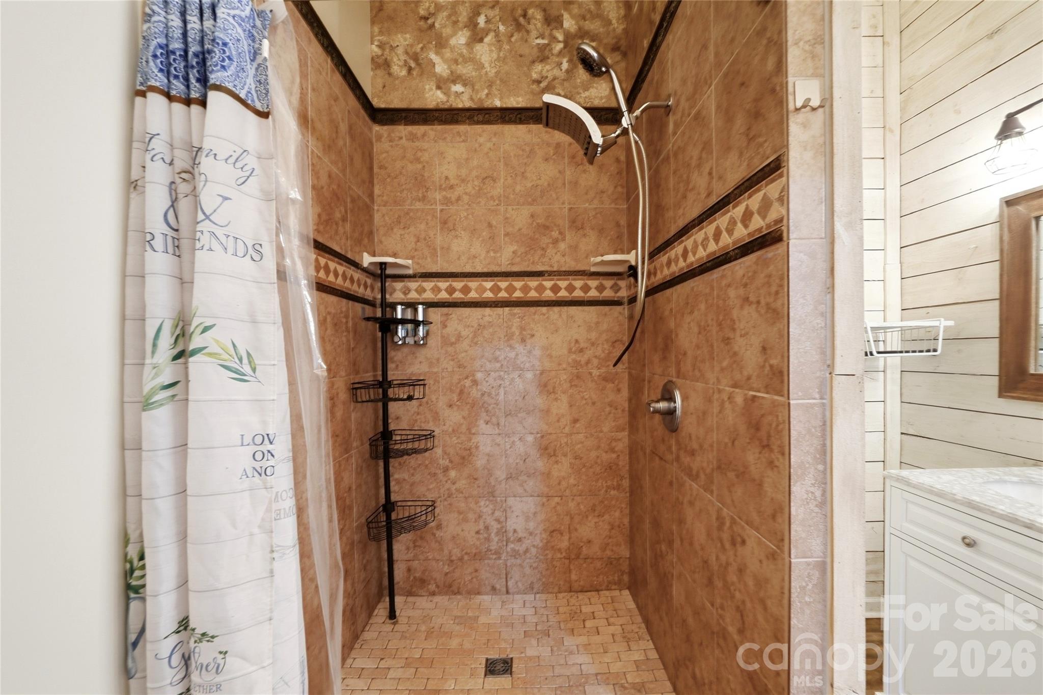 718 E Hoke Street Property Photo 24
