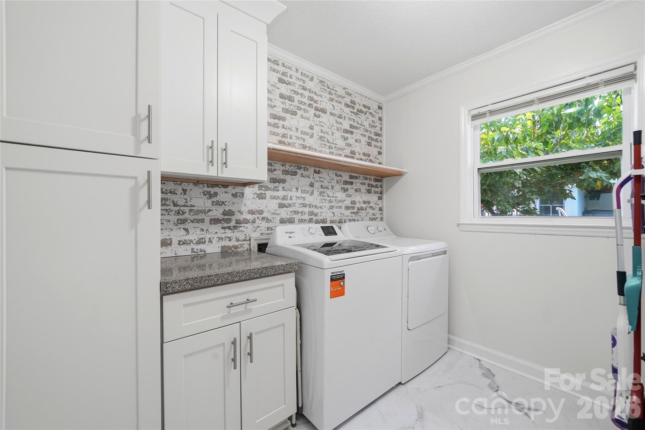 718 E Hoke Street Property Photo 27