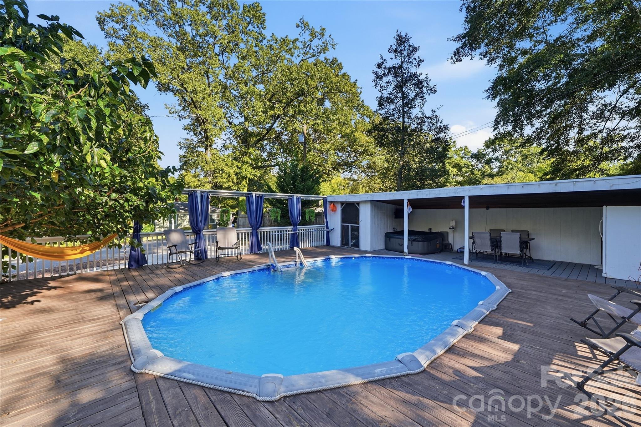 718 E Hoke Street Property Photo 28