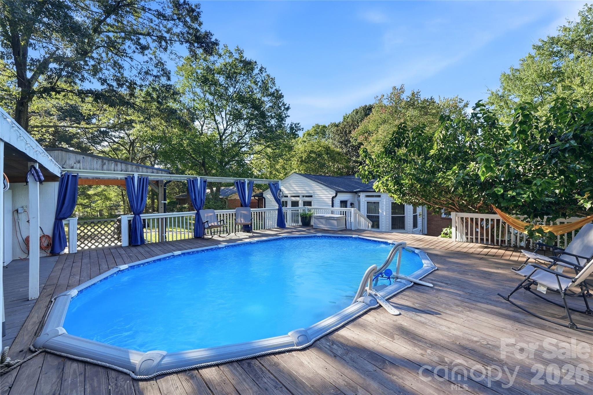 718 E Hoke Street Property Photo 30