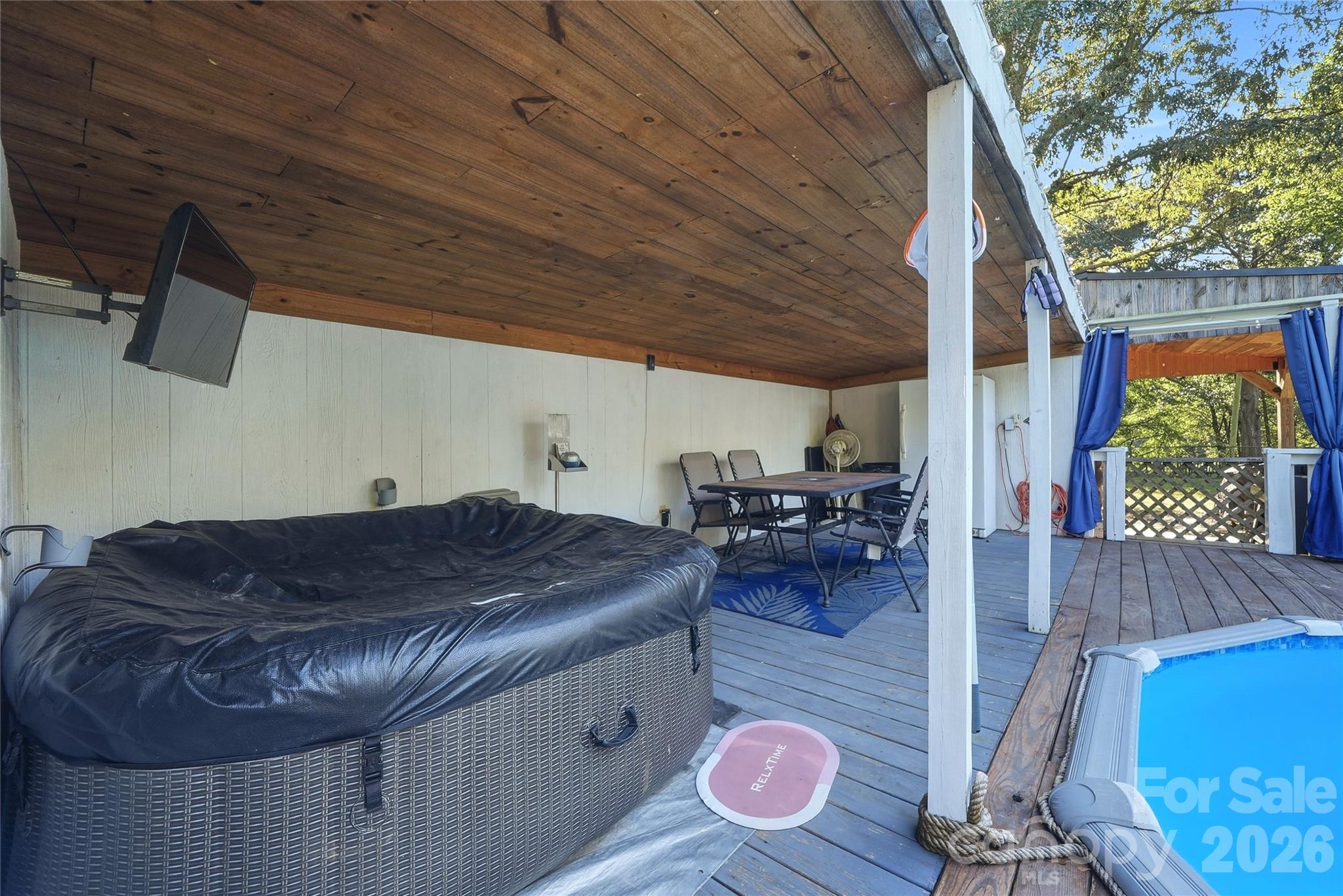 718 E Hoke Street Property Photo 33