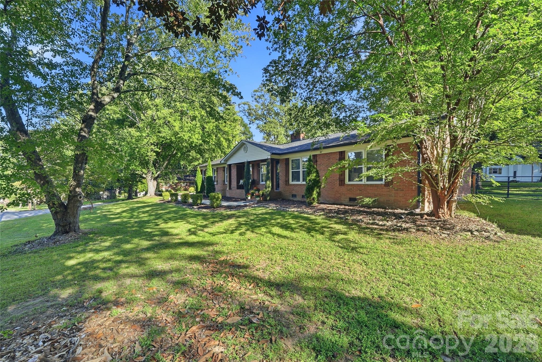 718 E Hoke Street Property Photo 37