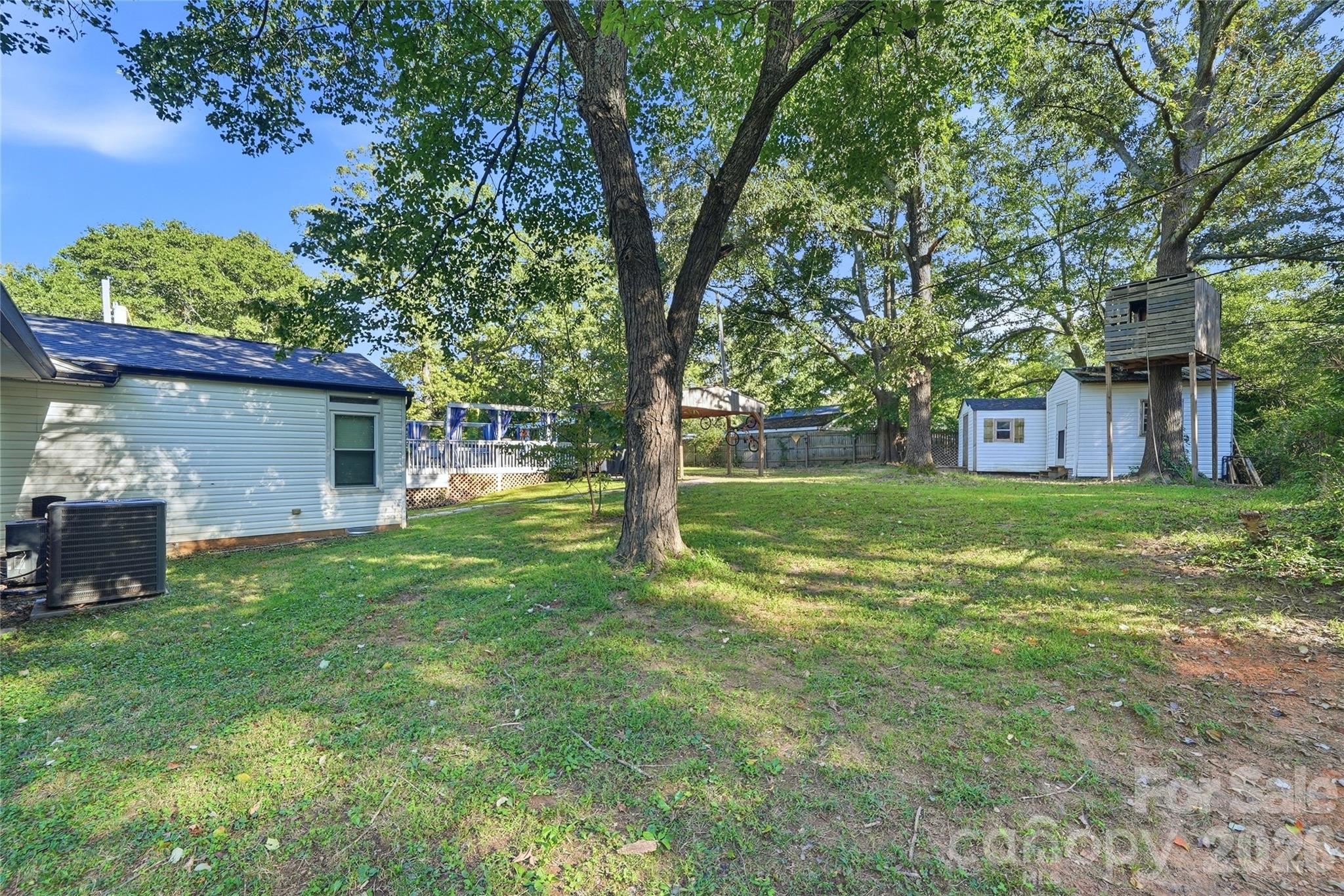 718 E Hoke Street Property Photo 40