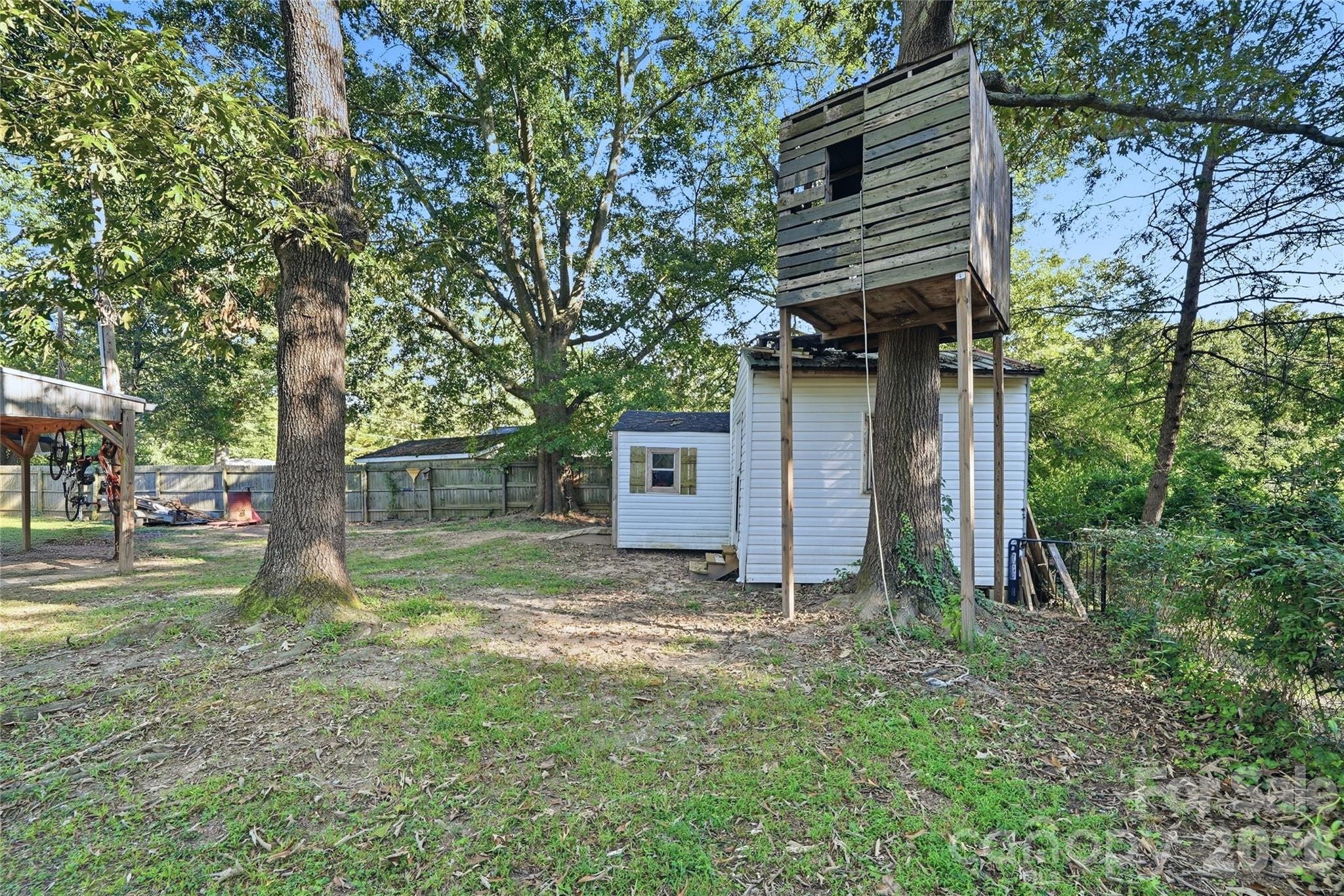 718 E Hoke Street Property Photo 41