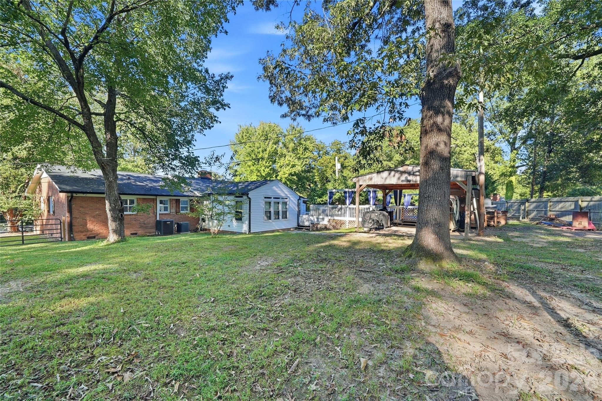 718 E Hoke Street Property Photo 42