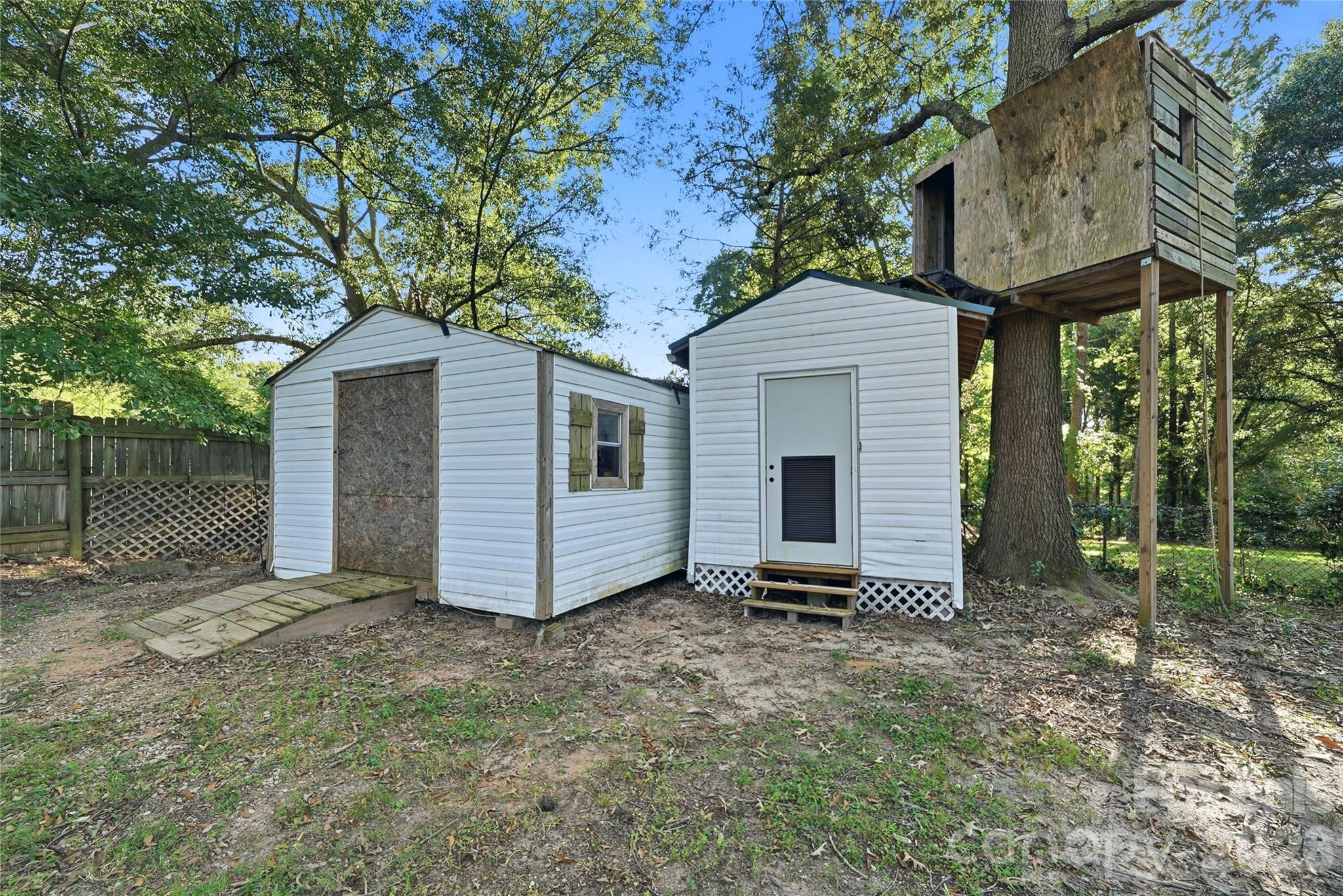 718 E Hoke Street Property Photo 43