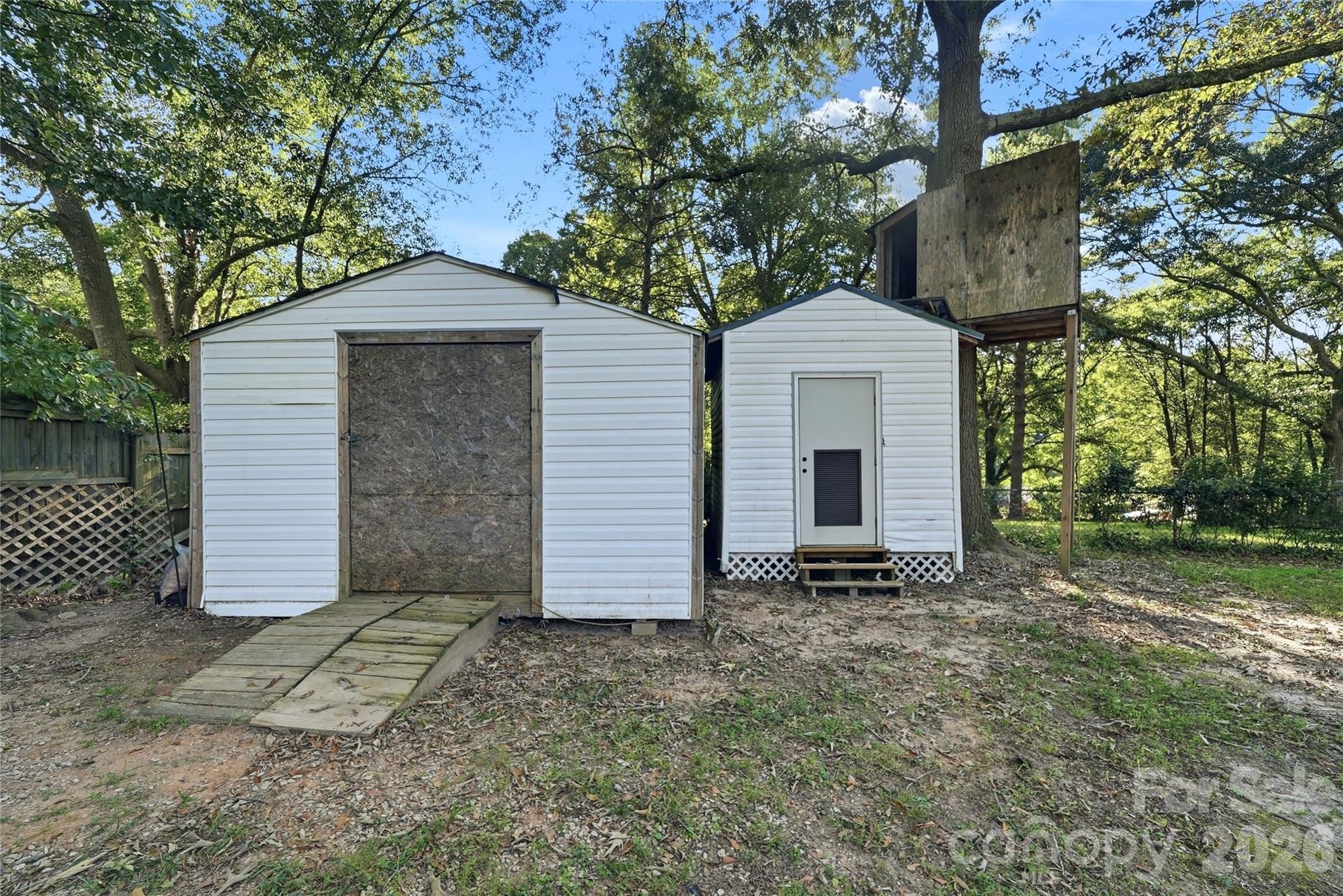718 E Hoke Street Property Photo 44