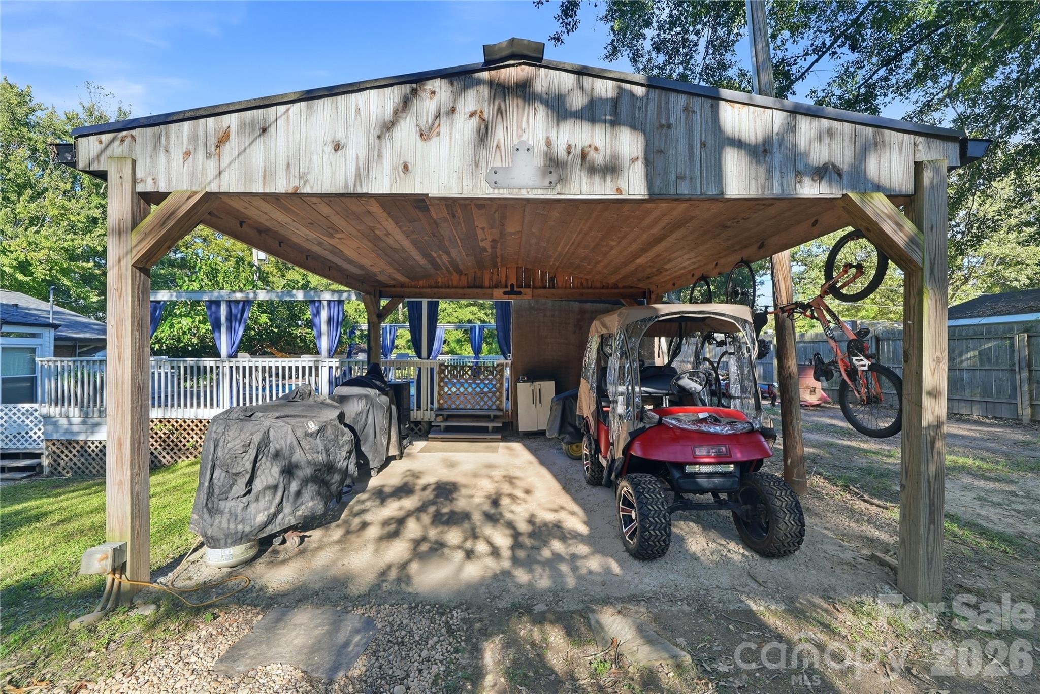 718 E Hoke Street Property Photo 46