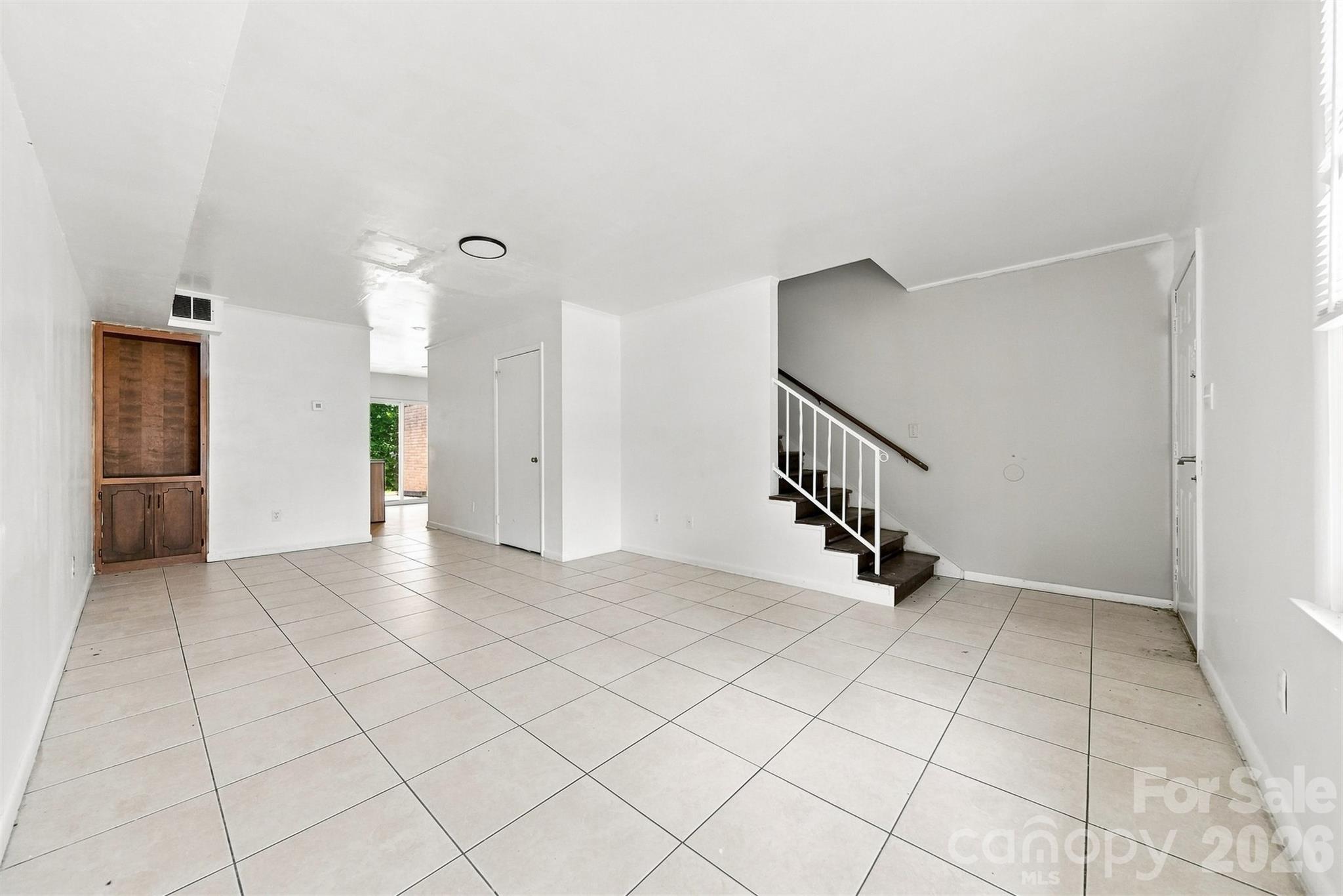 402 S Ashe Avenue Property Photo 5