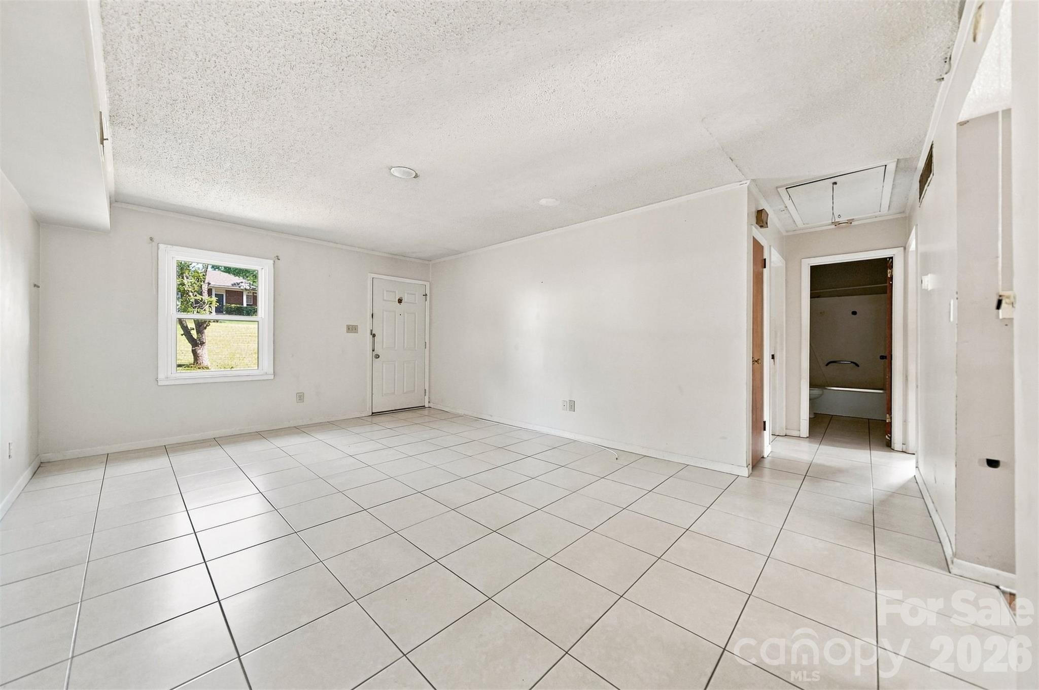 402 S Ashe Avenue Property Photo 6