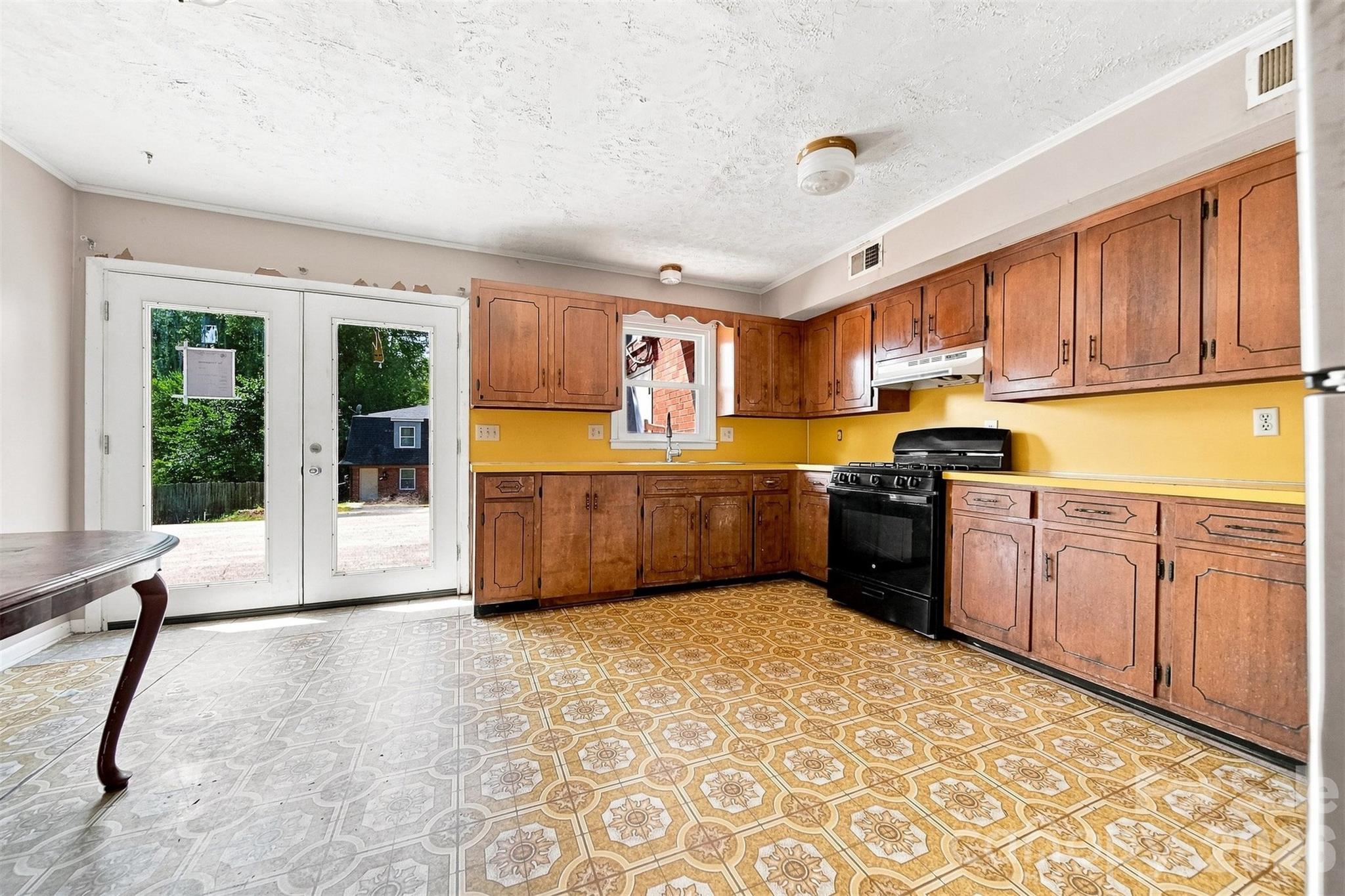 402 S Ashe Avenue Property Photo 17