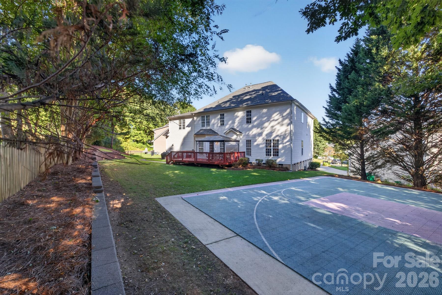 2502 Sandy Ridge Lane Property Photo 4
