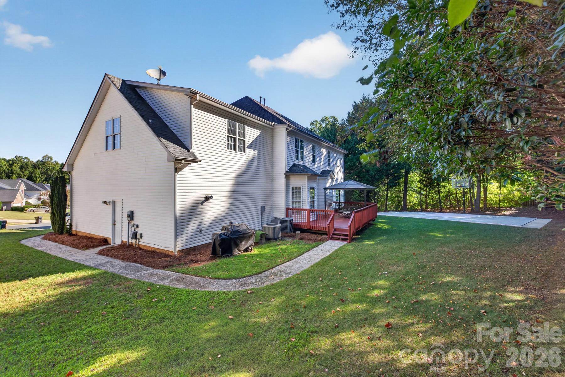 2502 Sandy Ridge Lane Property Photo 5